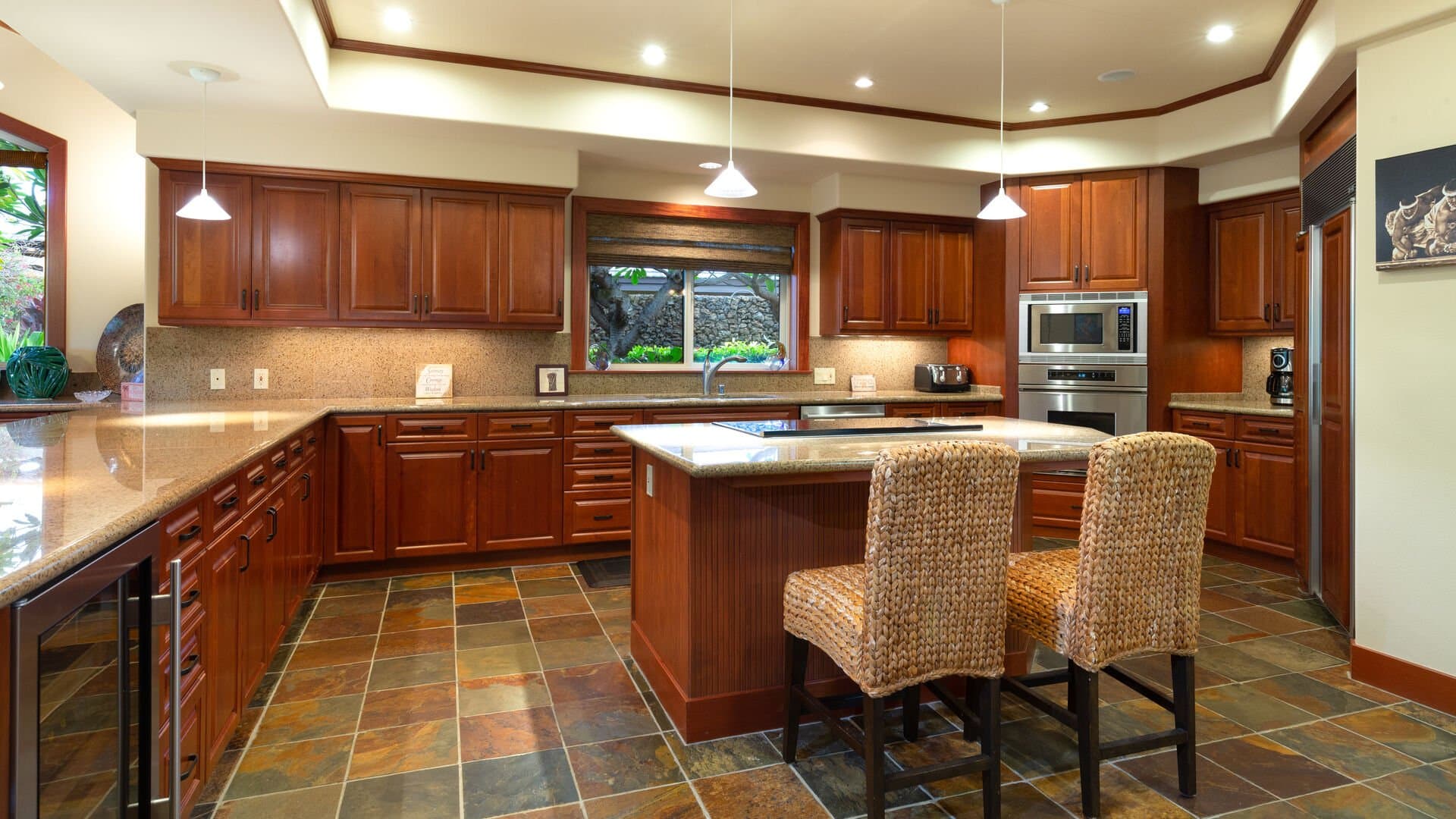 Hale Kanani - Image 9