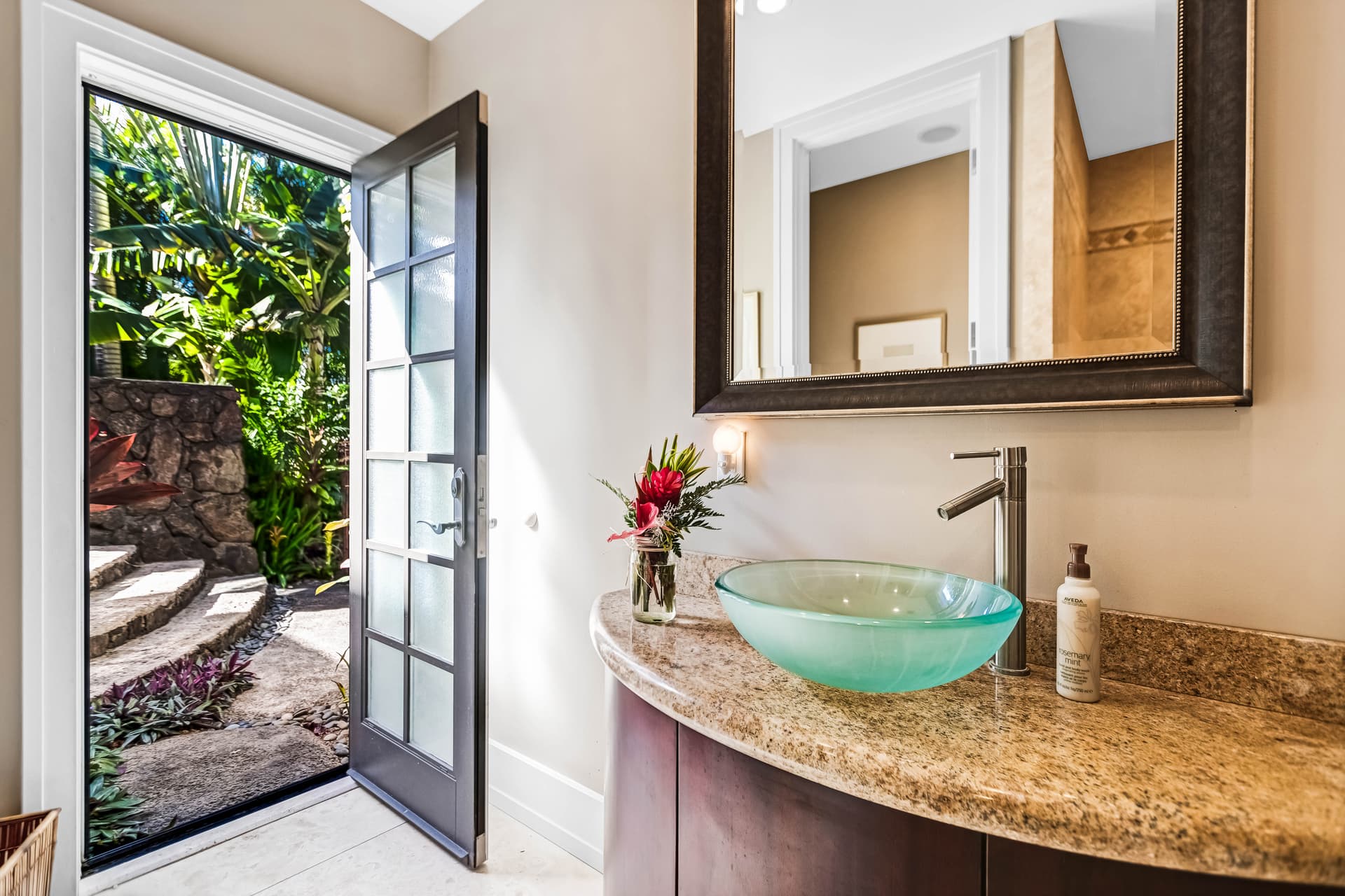 Pili Pono - Image 111