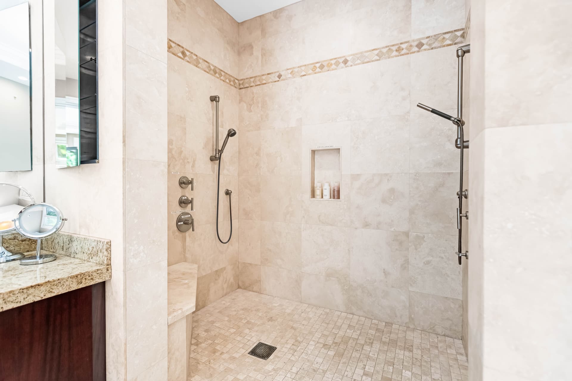 Pili Pono - Image 47