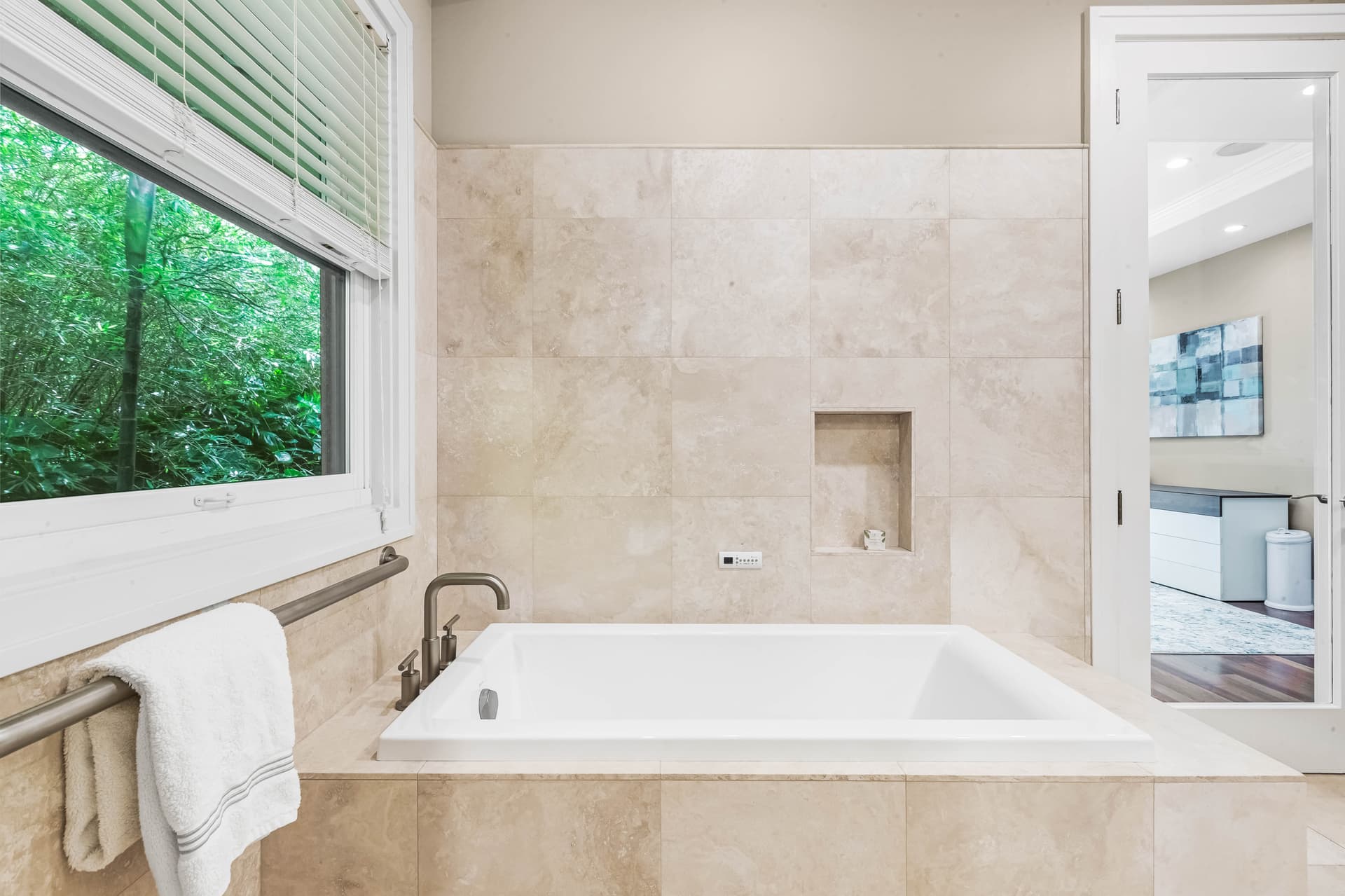 Pili Pono - Image 72