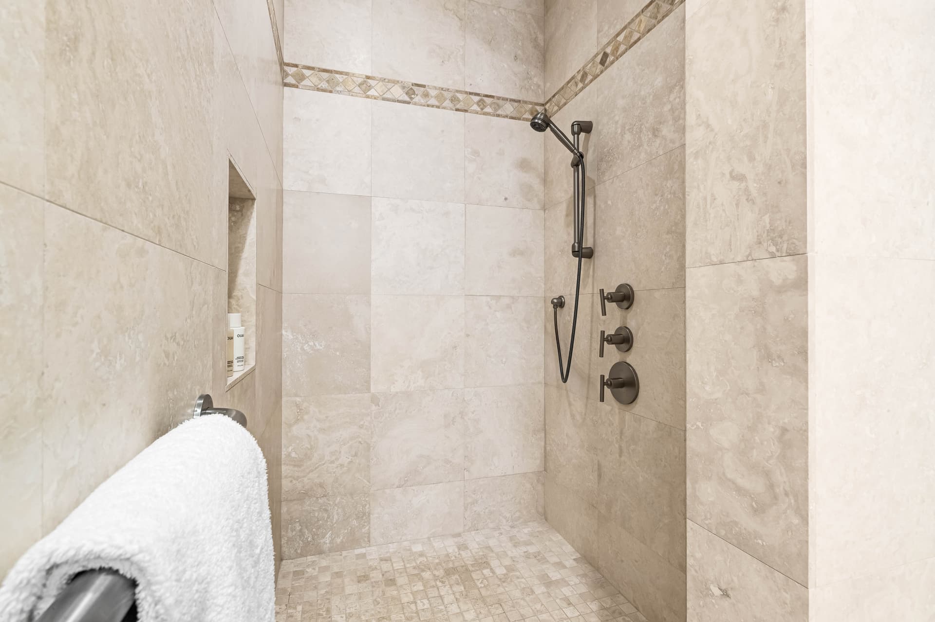 Pili Pono - Image 74