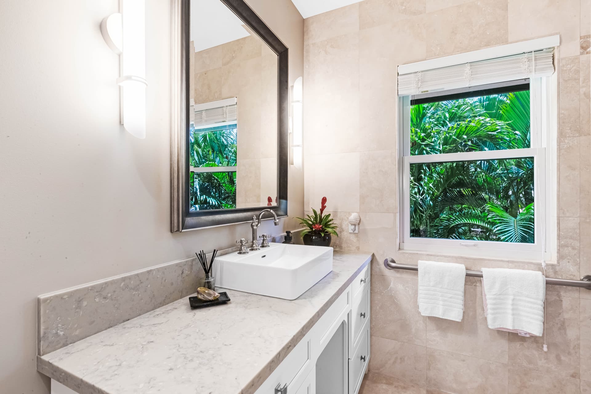 Pili Pono - Image 79