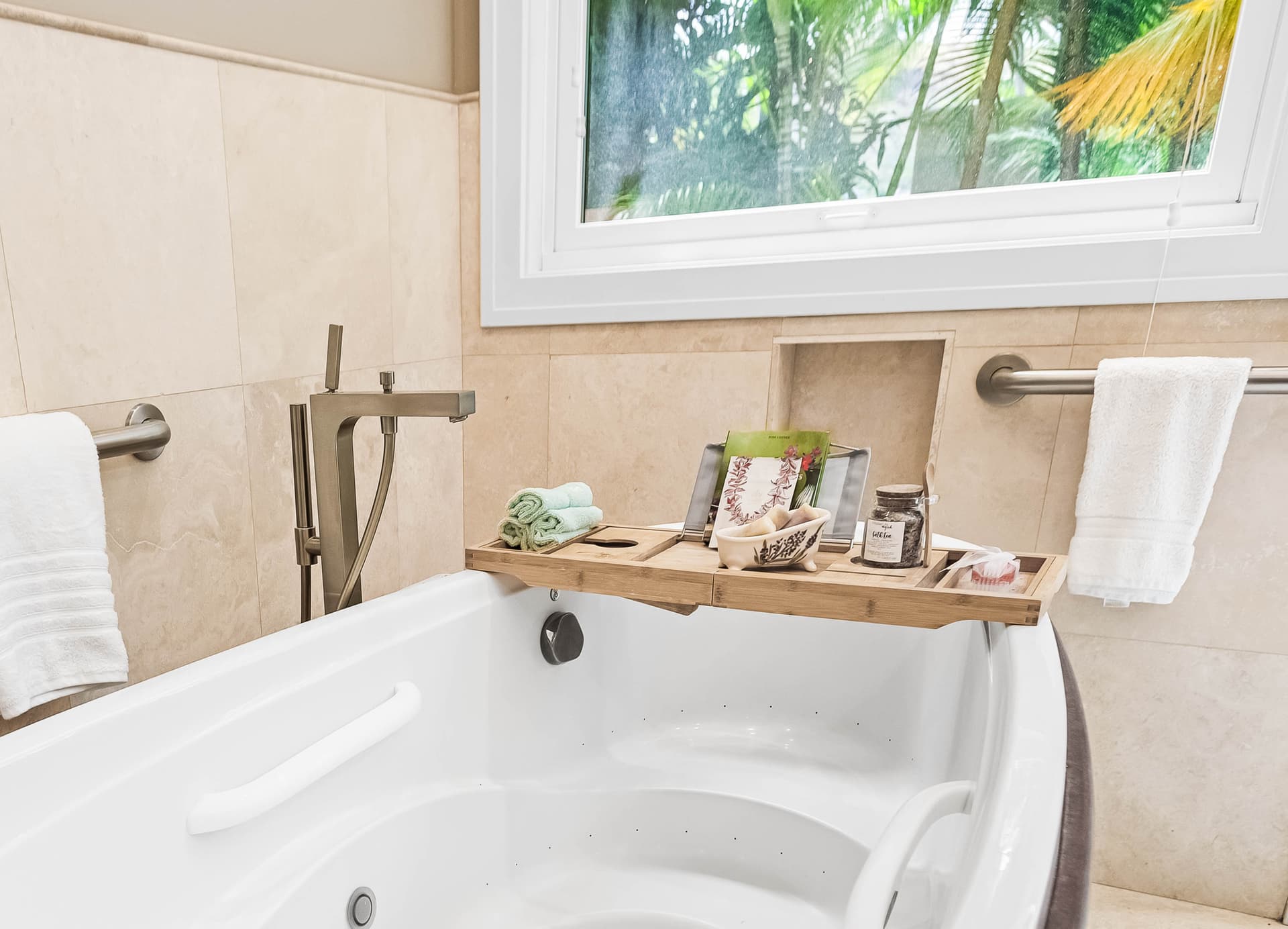 Pili Pono - Image 82