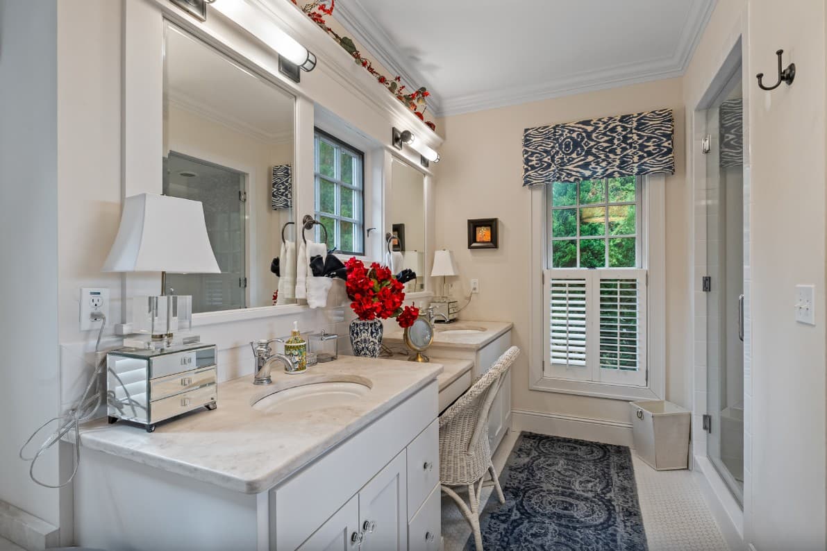 Goettelman's Lake House - Image 32