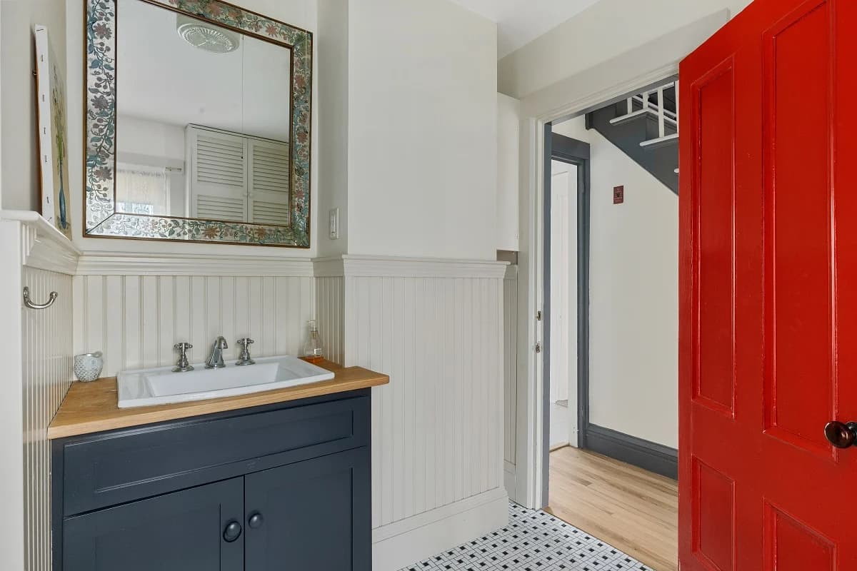 Chatham Farmhouse - Image 13