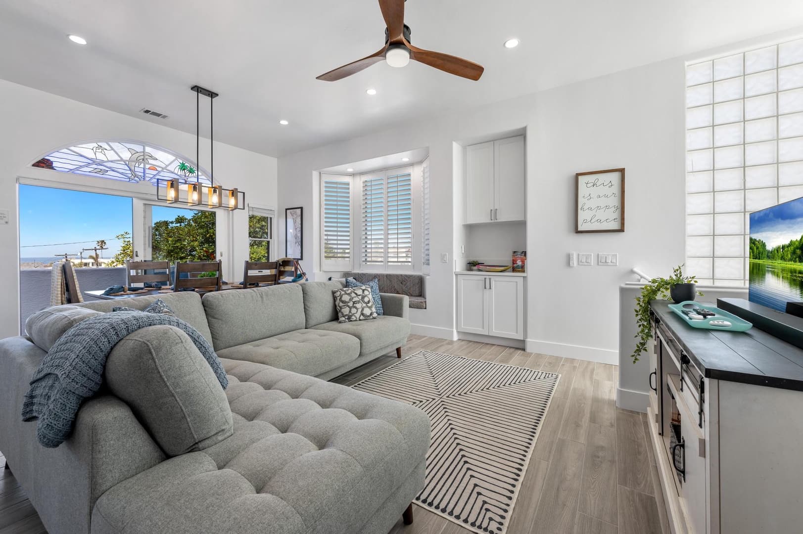 Casa Blanca - Image 2