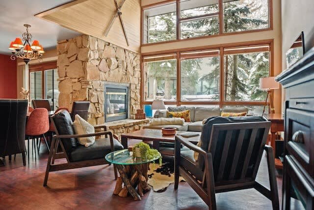 Stonebridge Condo - Image 1