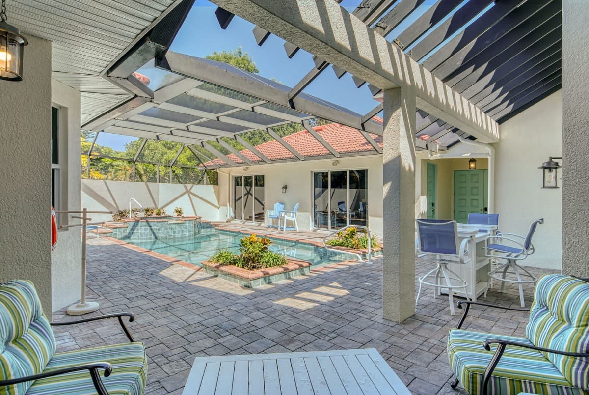 Sunburst Courtyard - Image 40