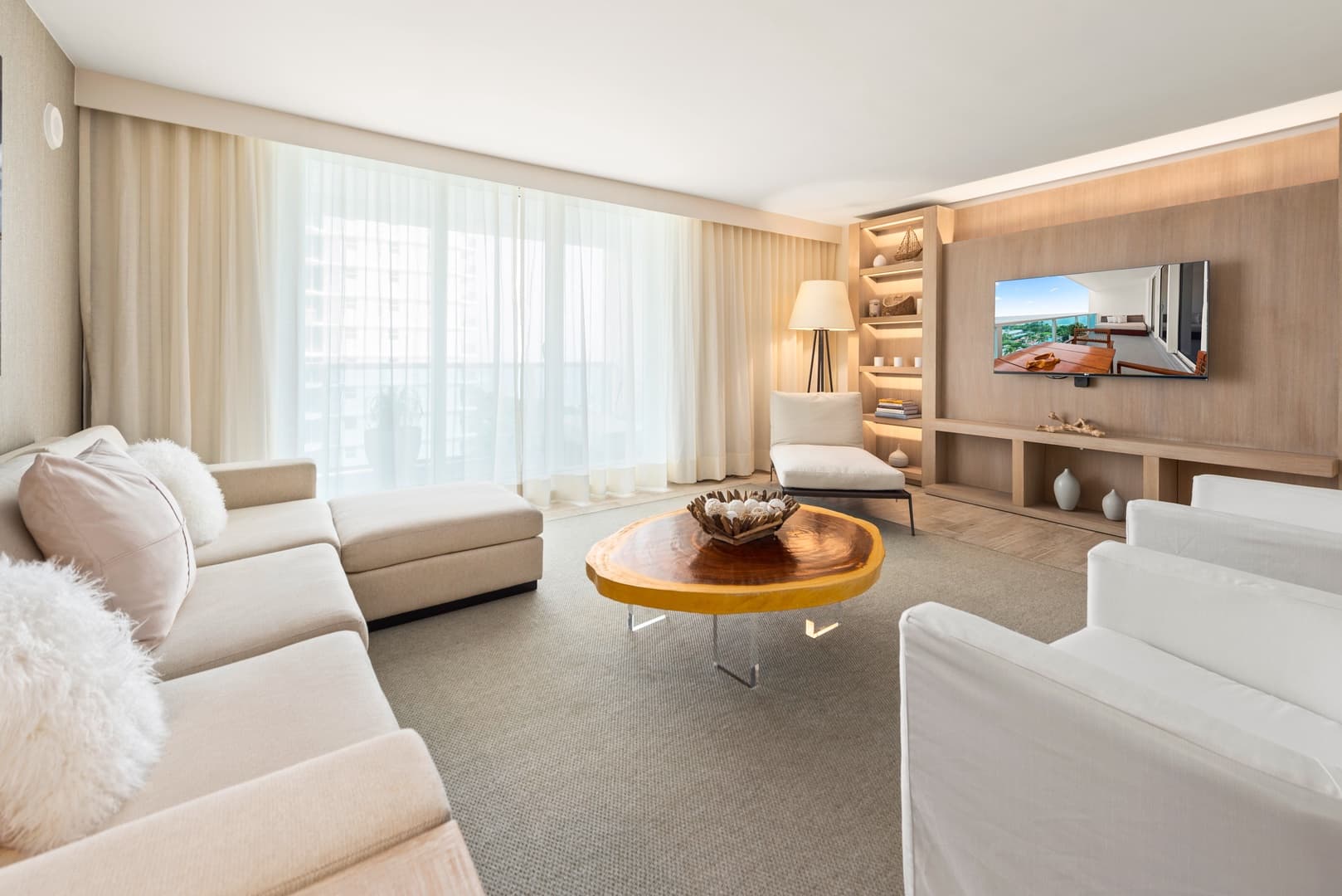 1 Hotel & Homes Condo #1015 - Image 16