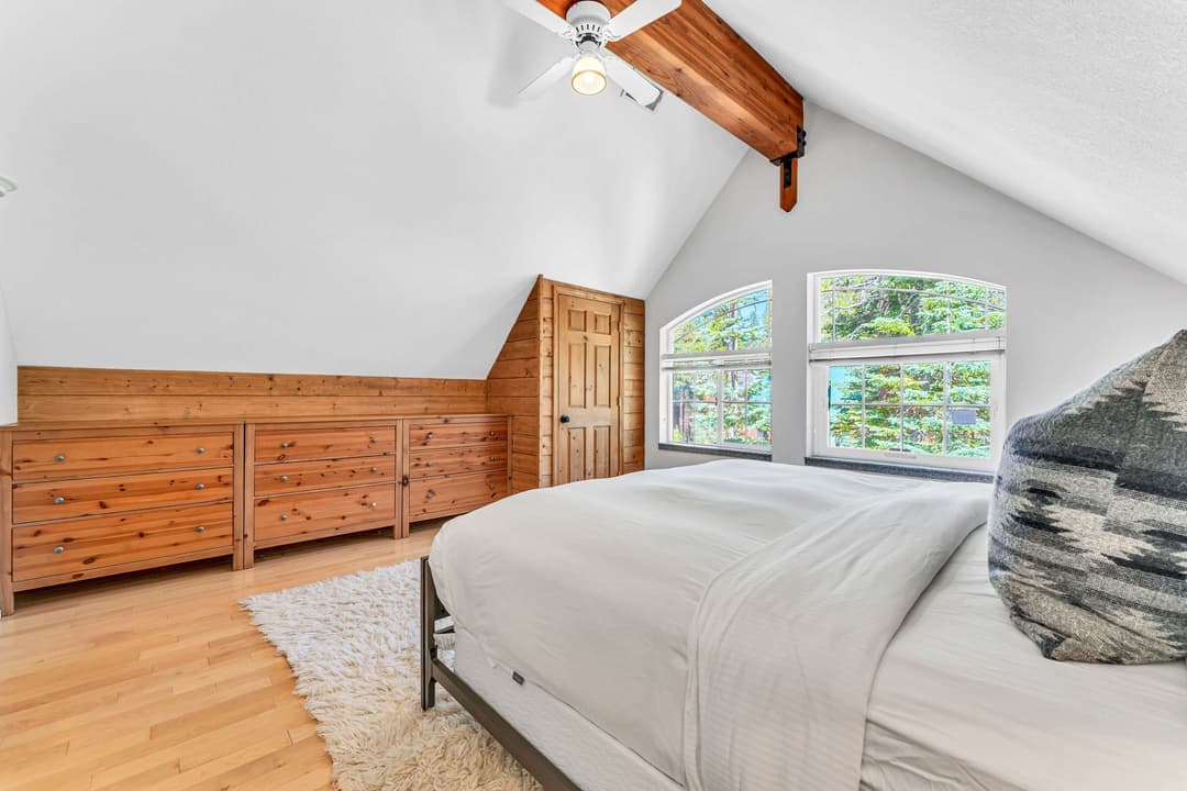 Serene Forest Retreat - Image 15