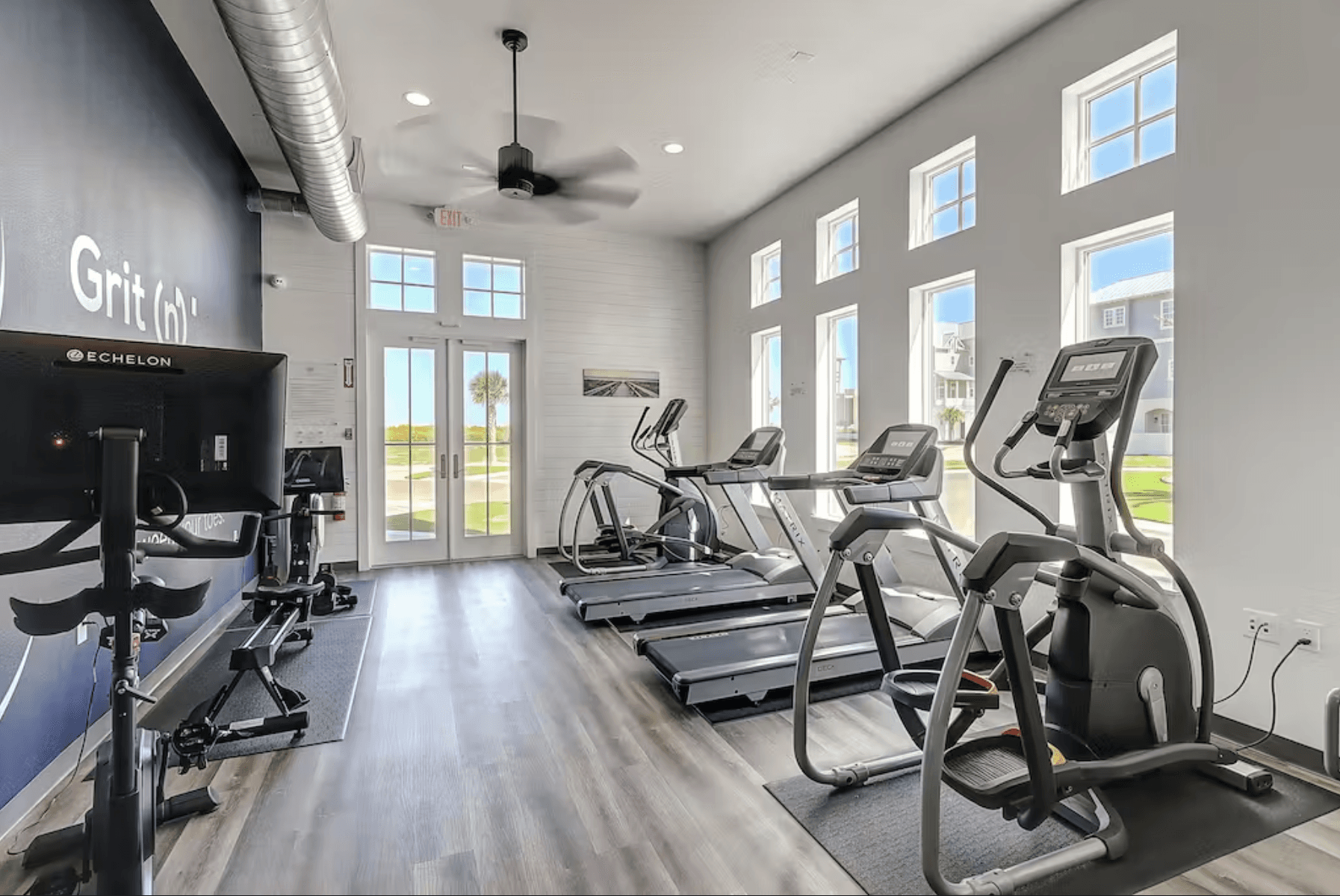 Sunsets and Smiles House - Image 38