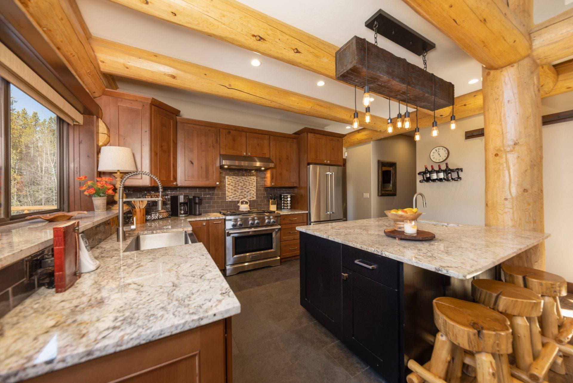 Pine Ridge Cabin - Image 12