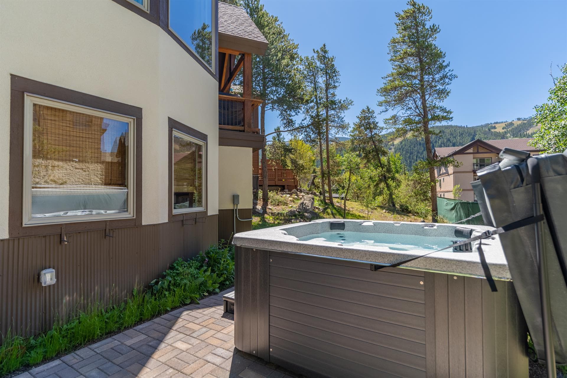 Rasor Court House - Image 3