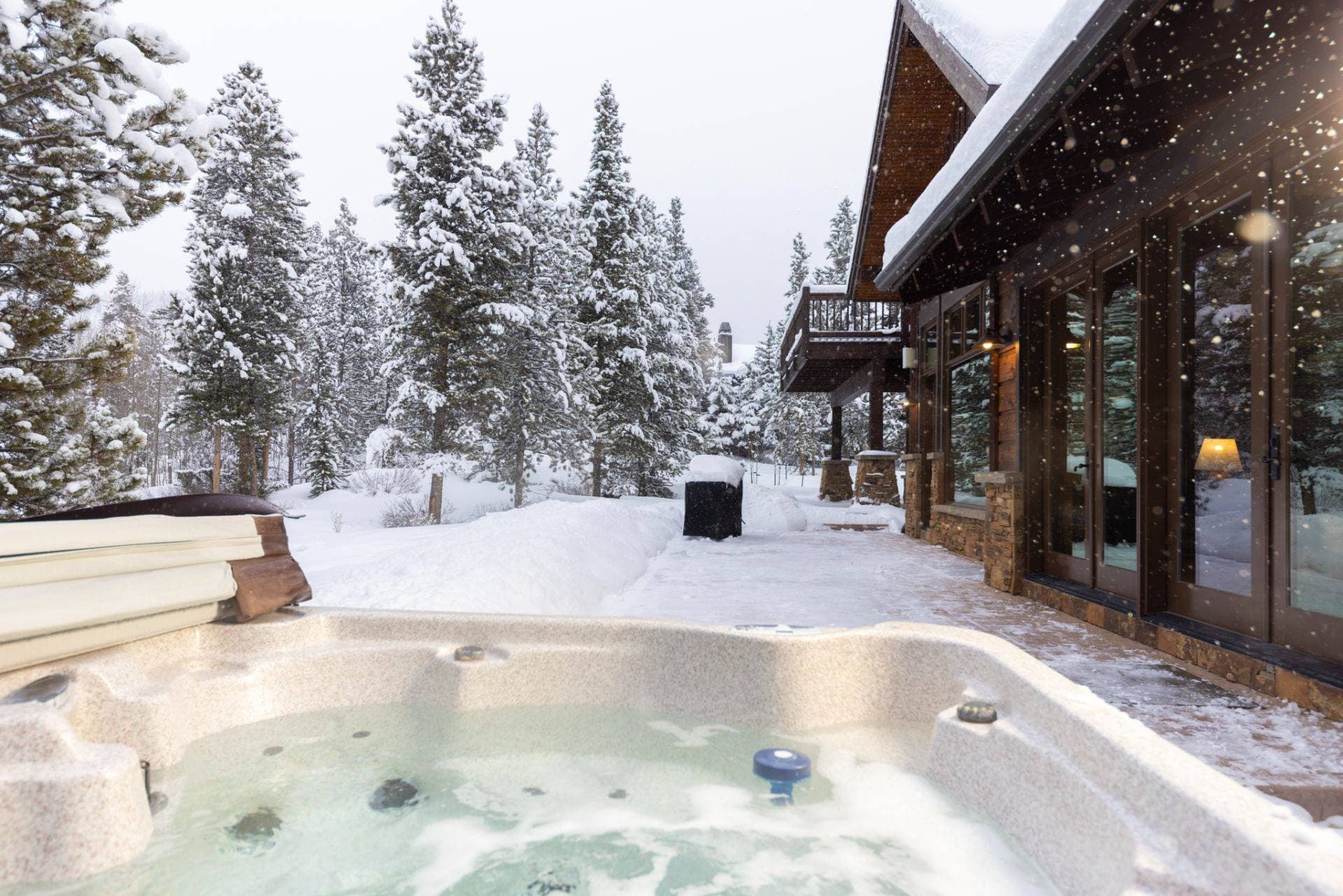 Last Nickel Lodge - Image 35