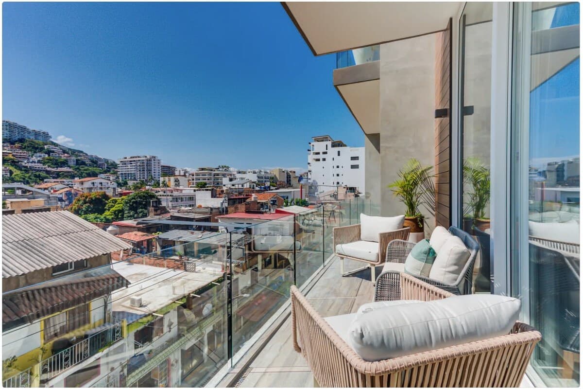 Emiliano Residence - Image 15