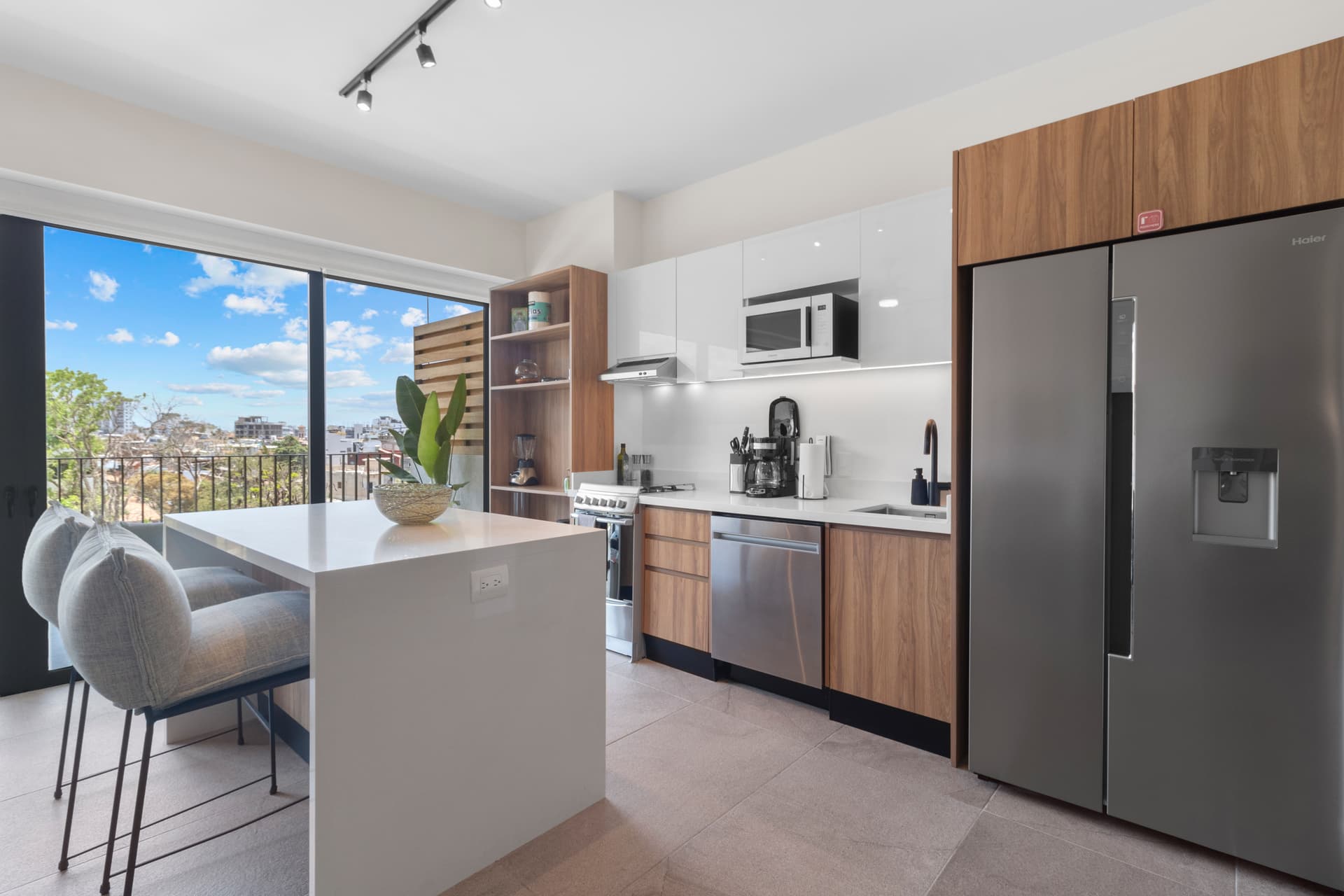  Dolphin Den - Image 4