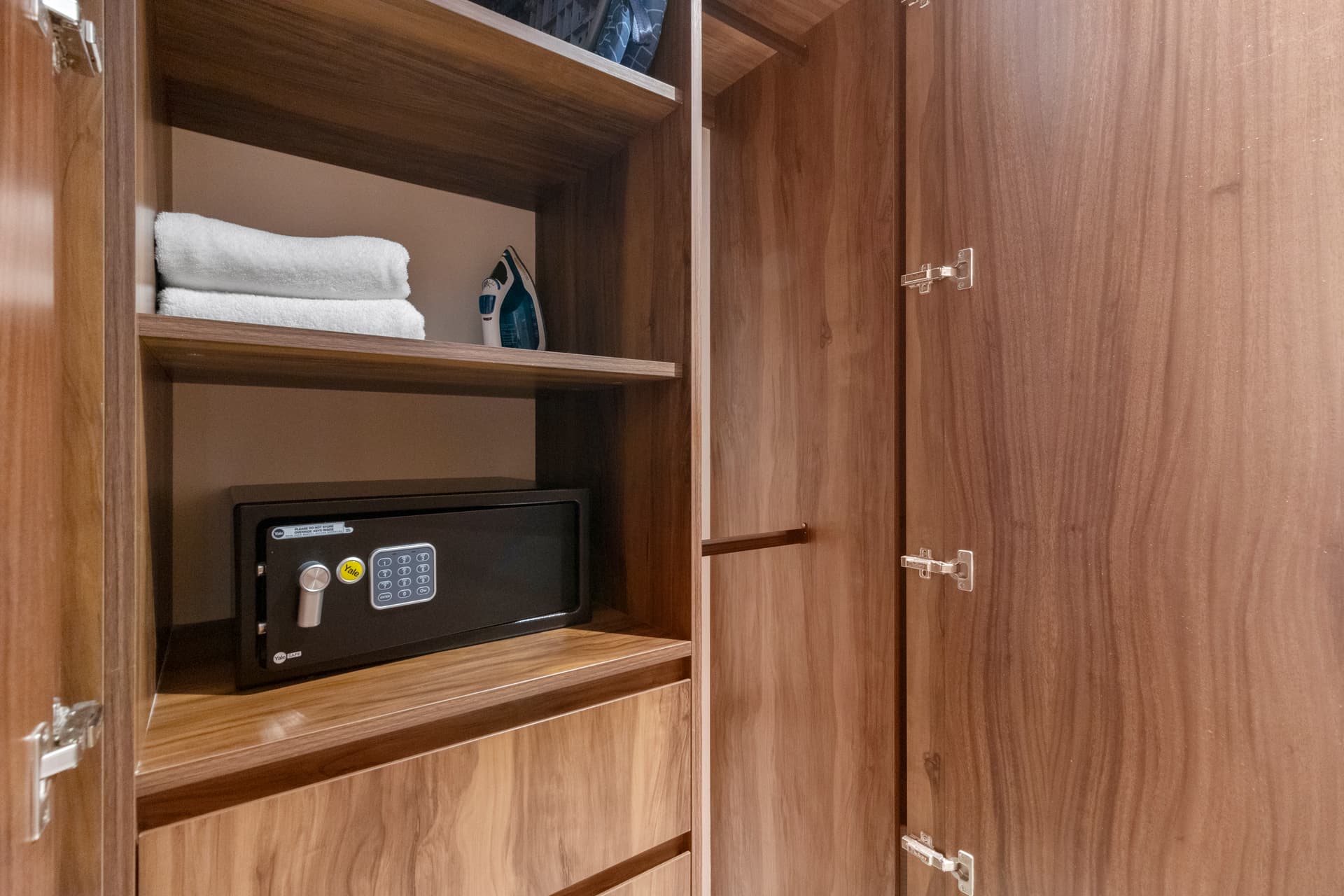  Dolphin Den - Image 15