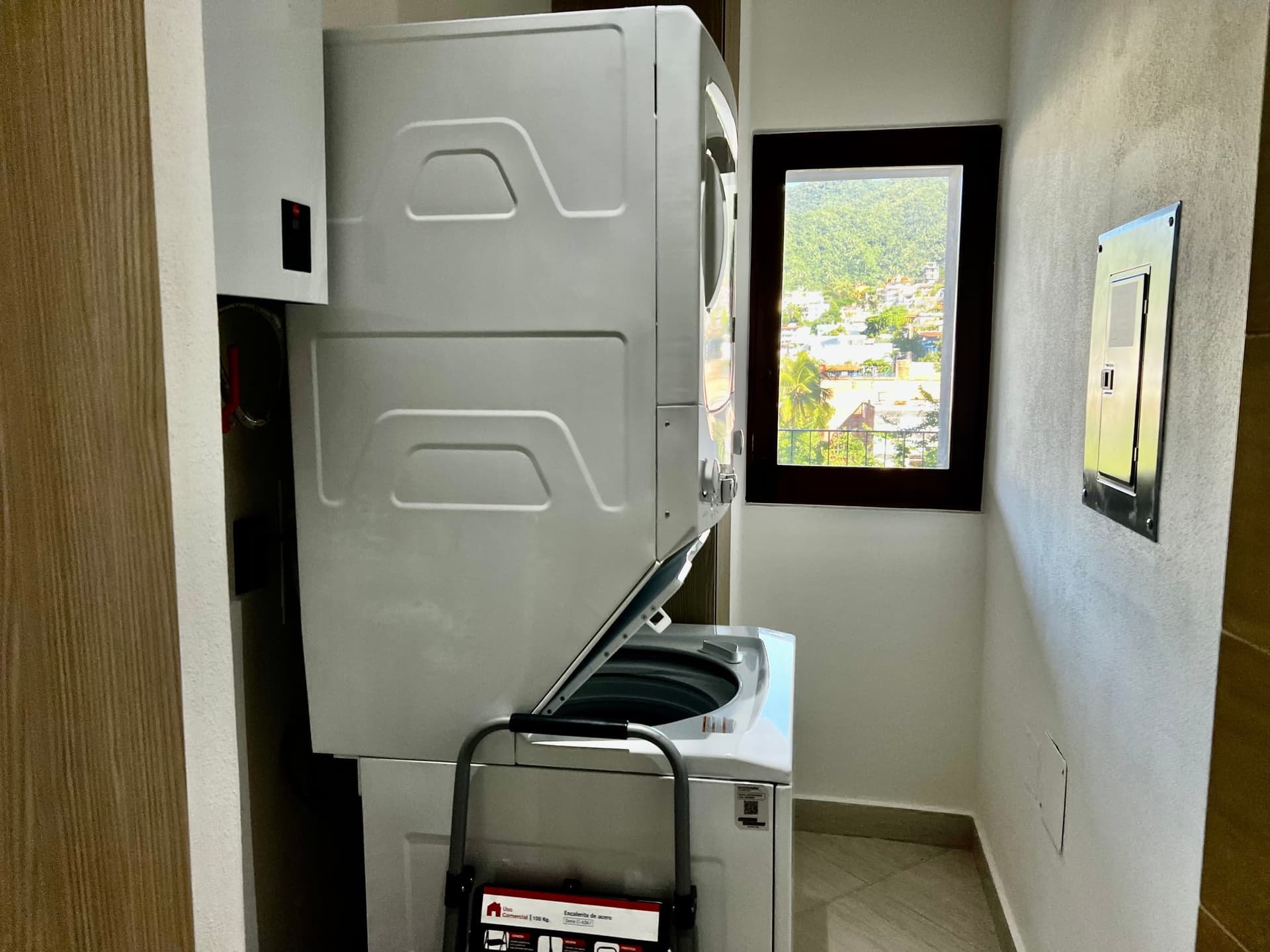 Driftwood Dream - Image 36