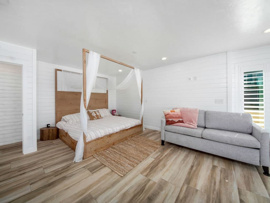 Bella Oceanside Home - Image 10