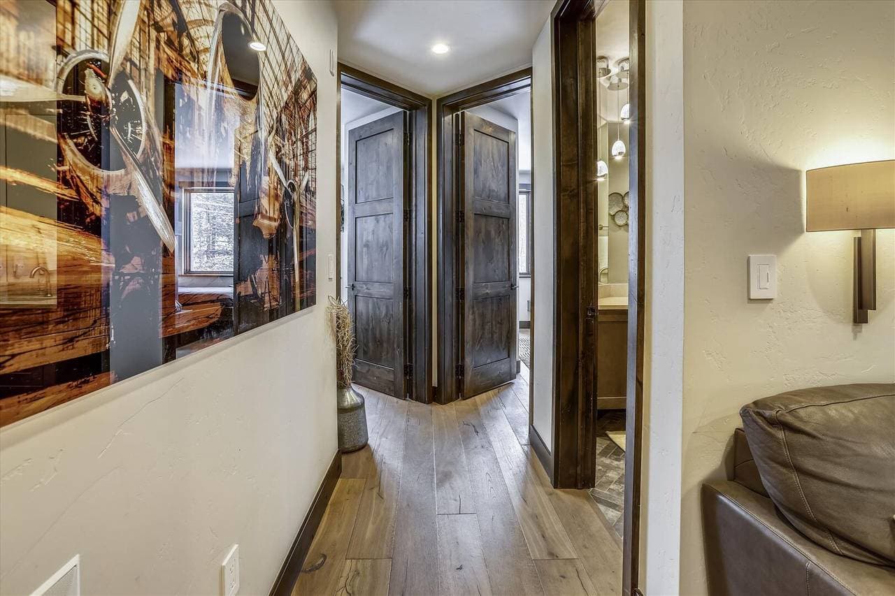 Falcon Haus - Image 31