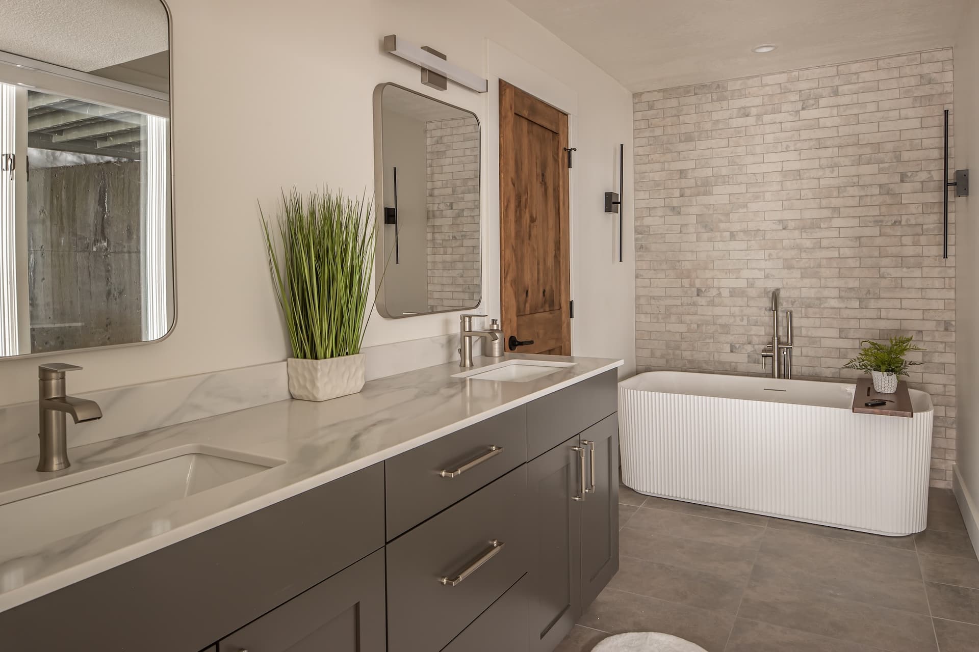 Lone Mountain Lookout - Image 27