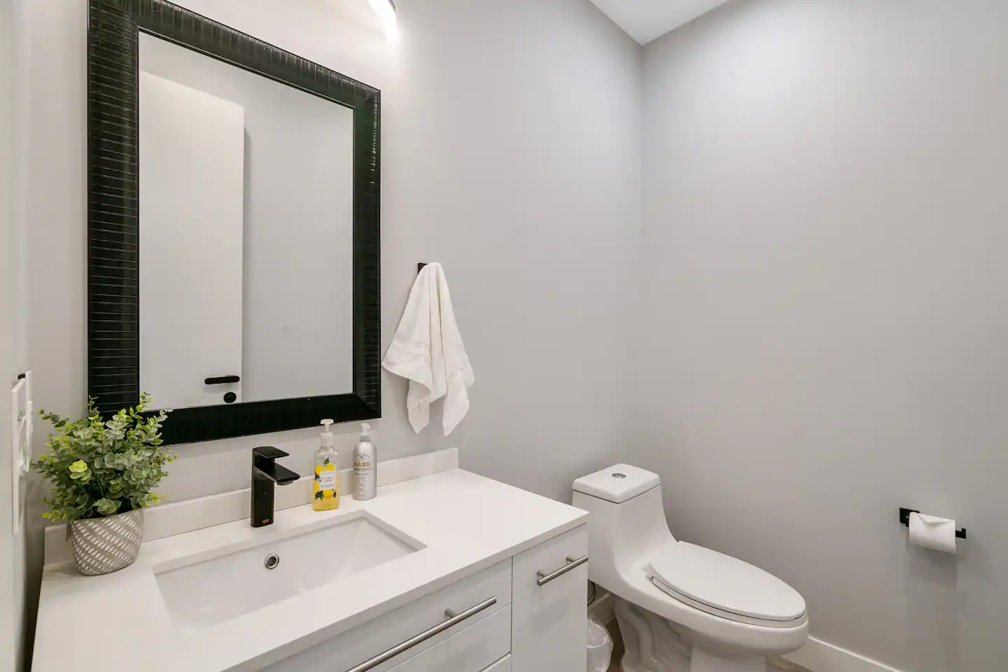 Opulent Haven - Image 29