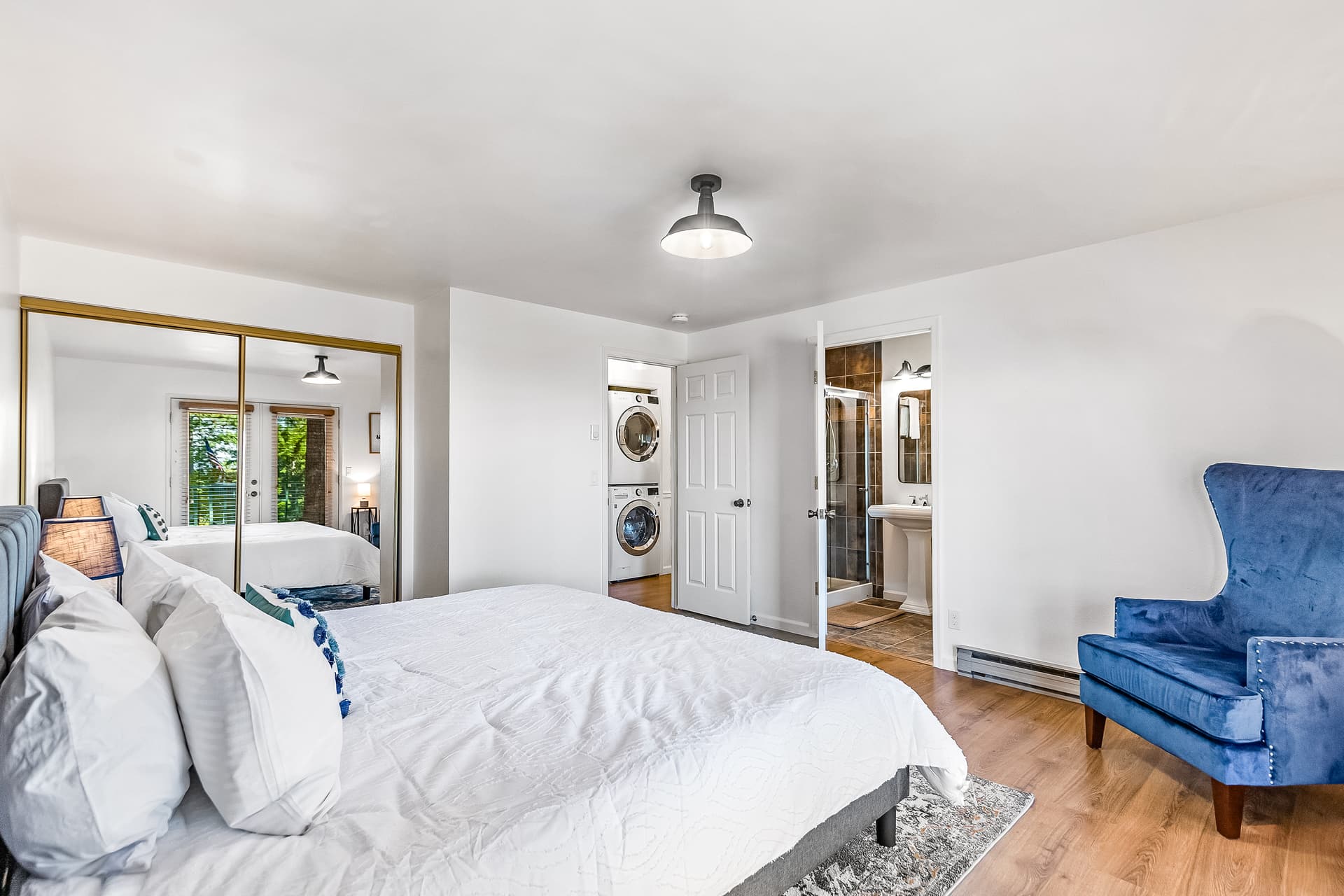 Lake View Getaway - Image 6