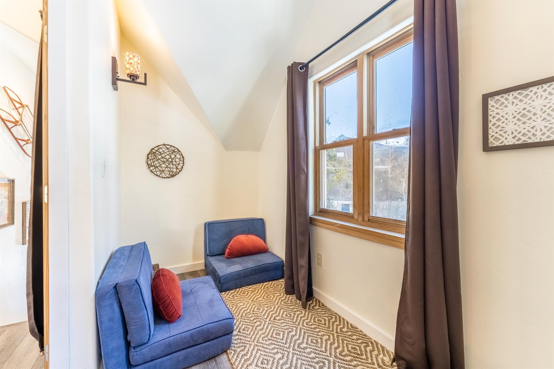 Rasor Court House - Image 18