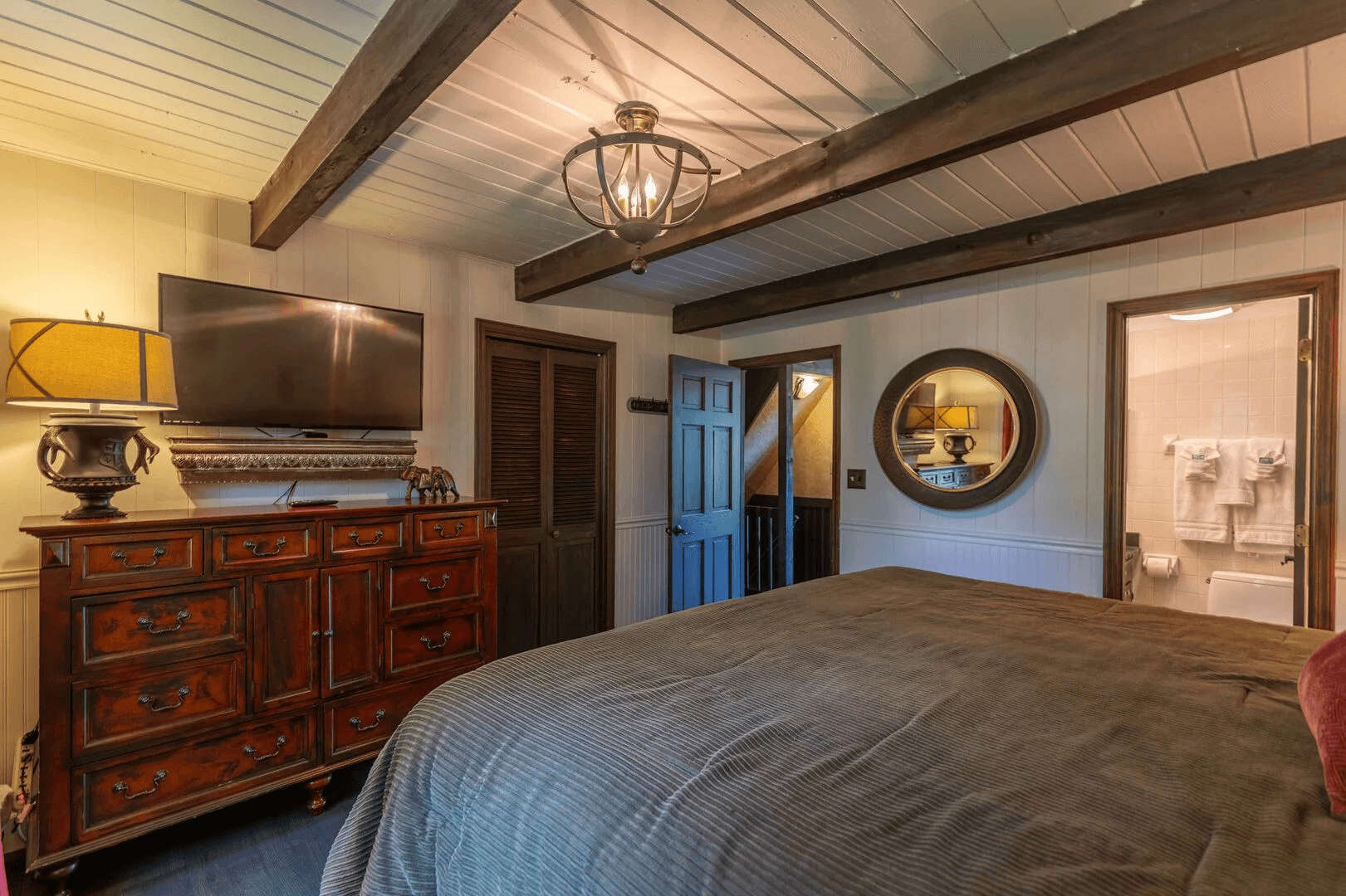 Halftime Haus - Image 9