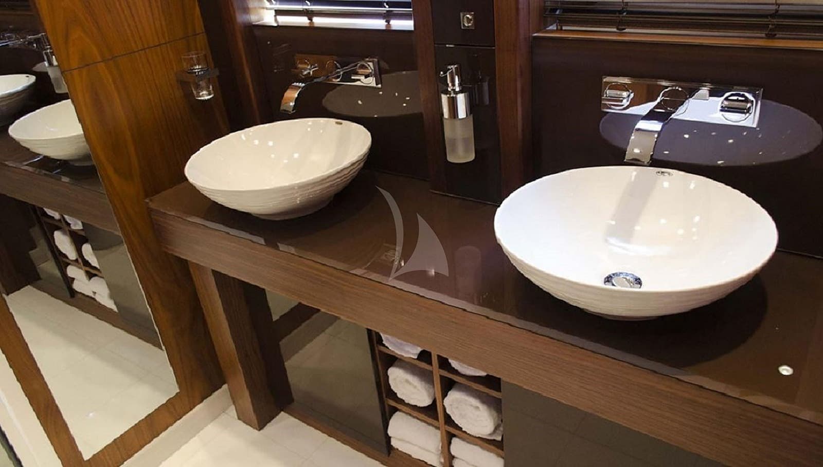 Emrys Yacht - Image 7