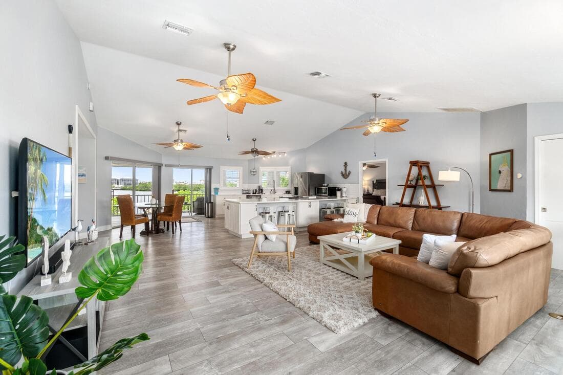 Bayside Retreat - Image 2