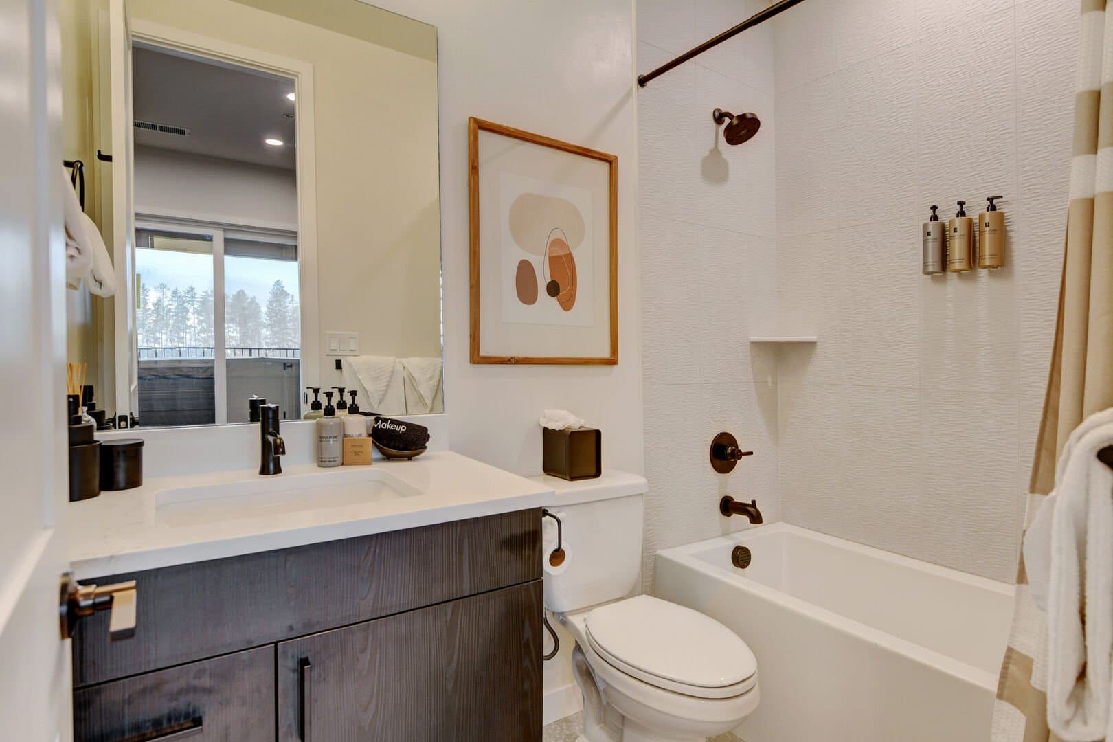 Arrow Luxury Loft #219 - Image 34