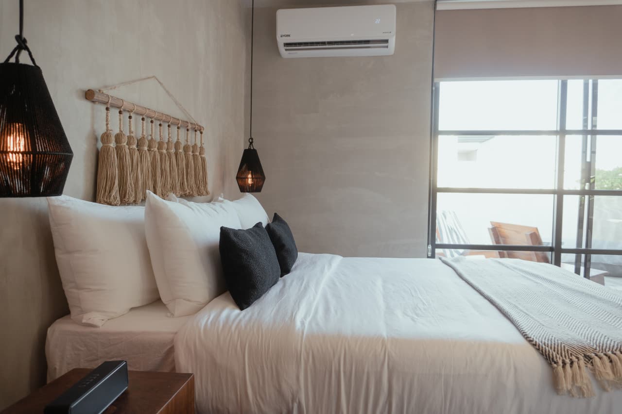 Luxe Jungle Loft - Image 11