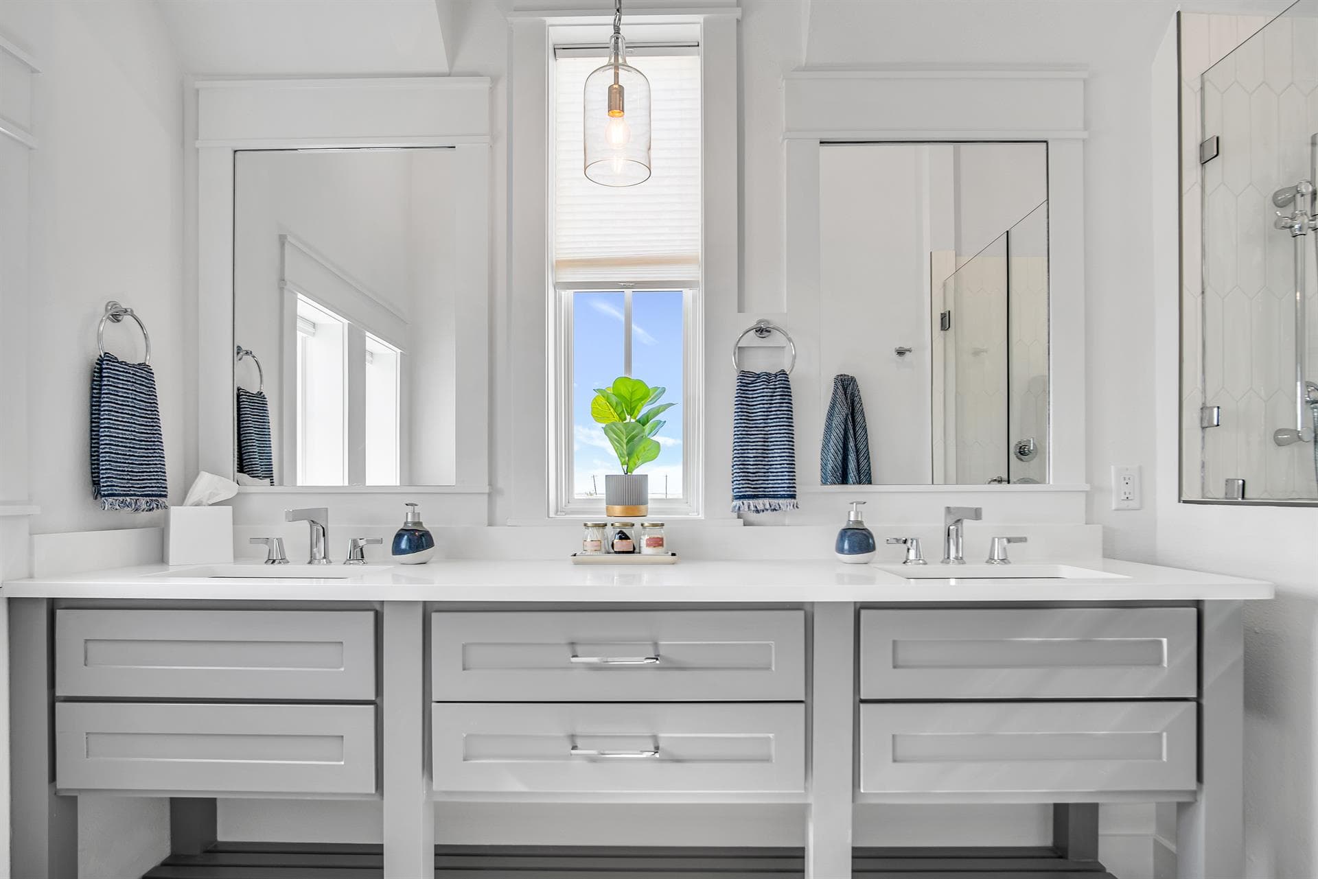 Isle of Dogs - Image 16