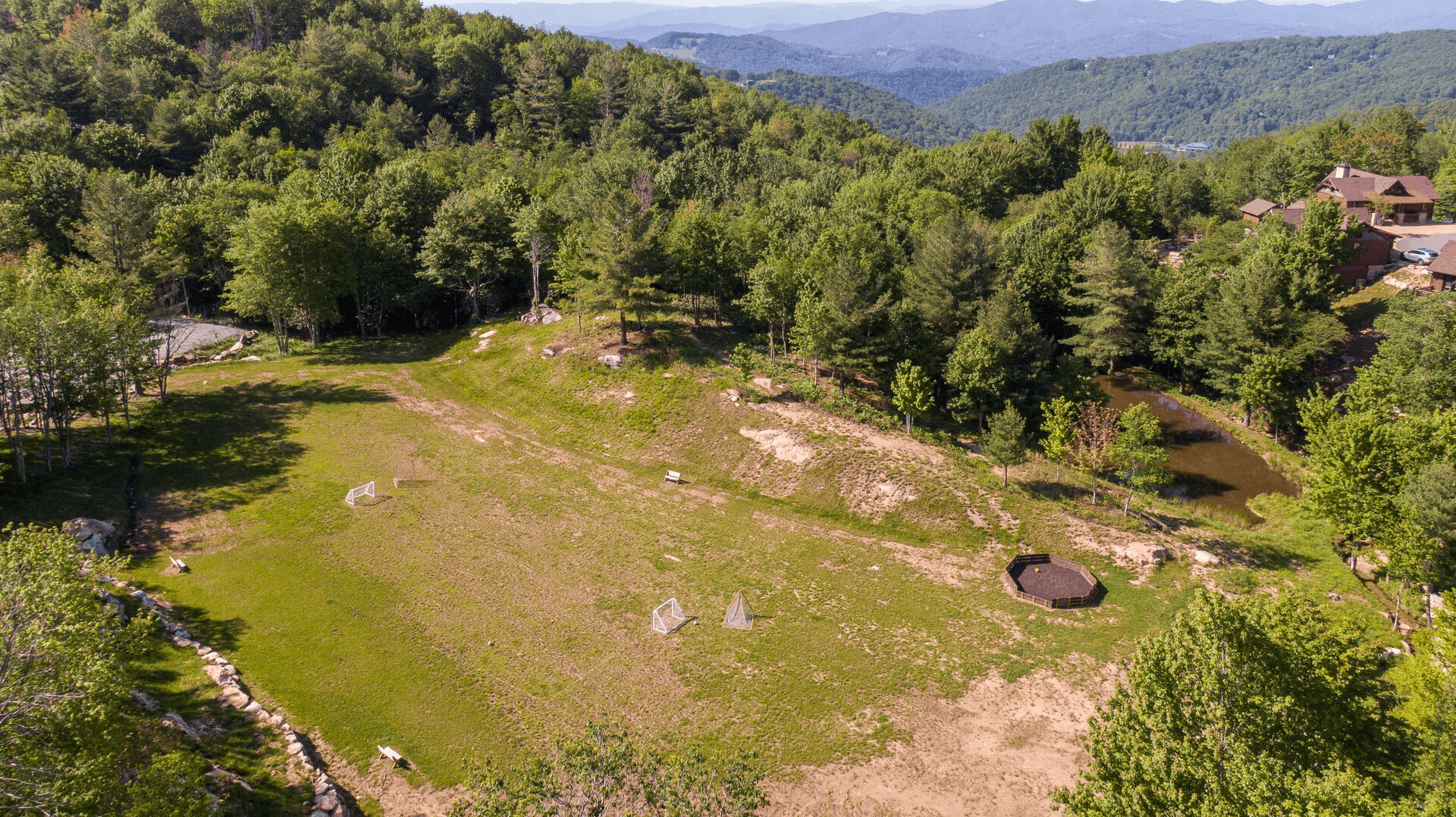 Black Bear Den - Image 22