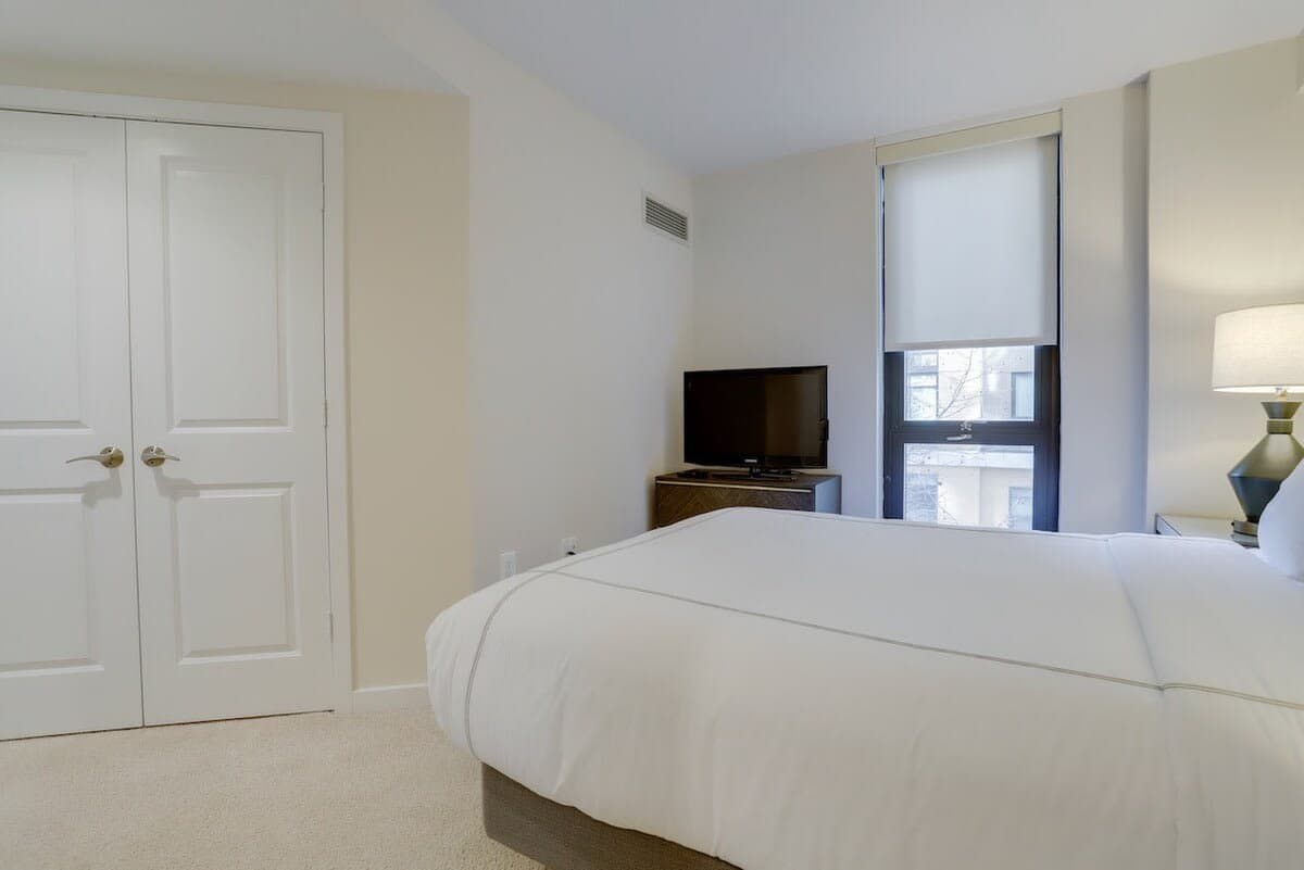 Virginia Residence - Image 13