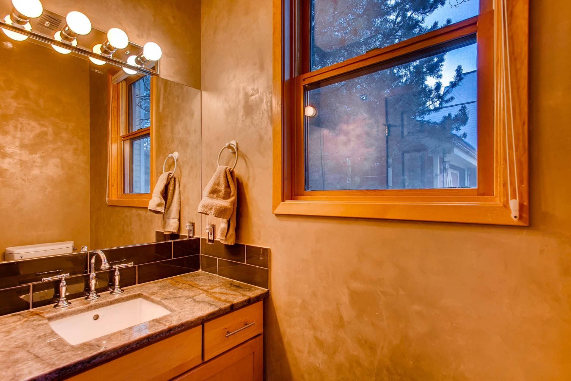 Apres on French Street - Image 12