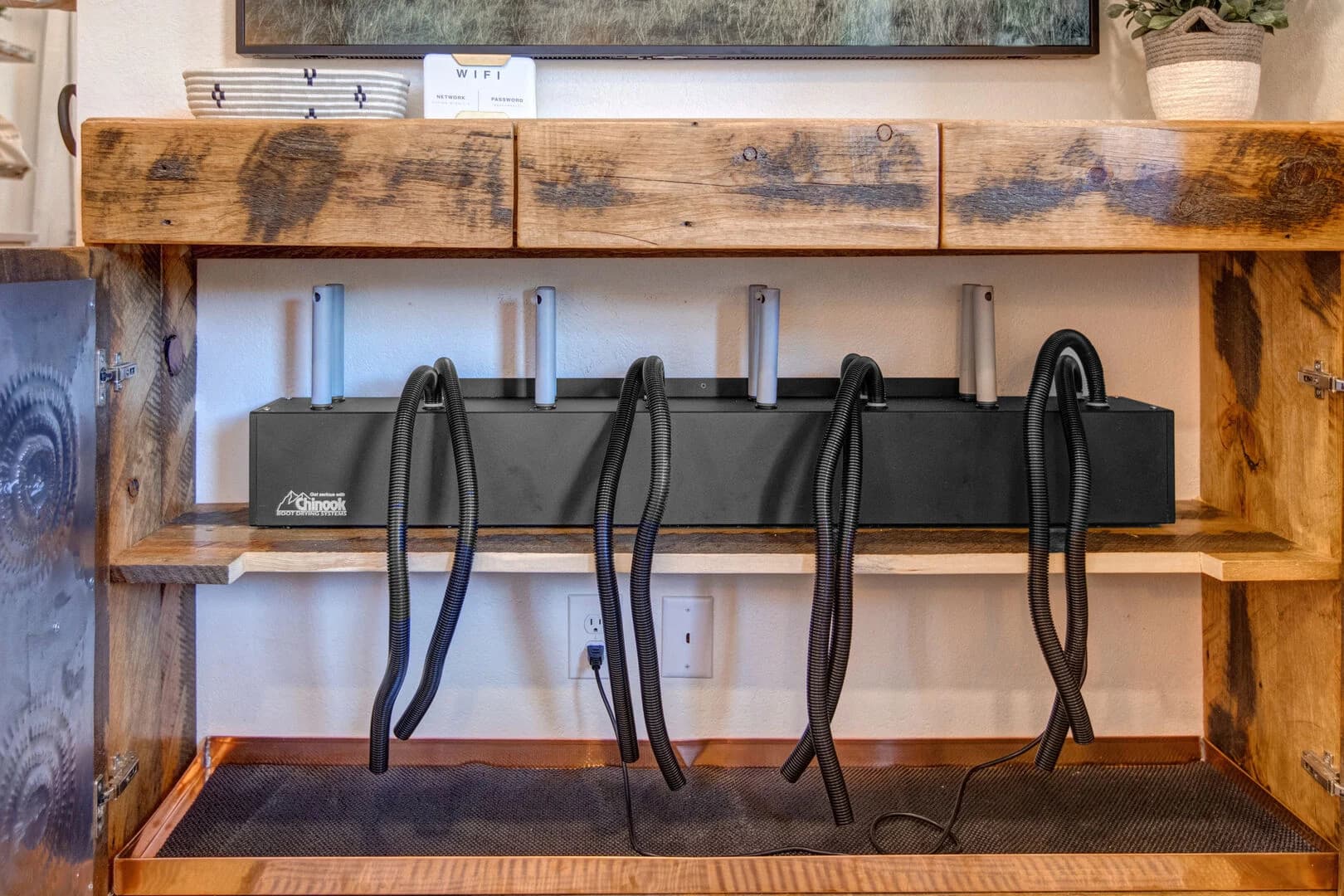 Alpine Minnie's - Image 34