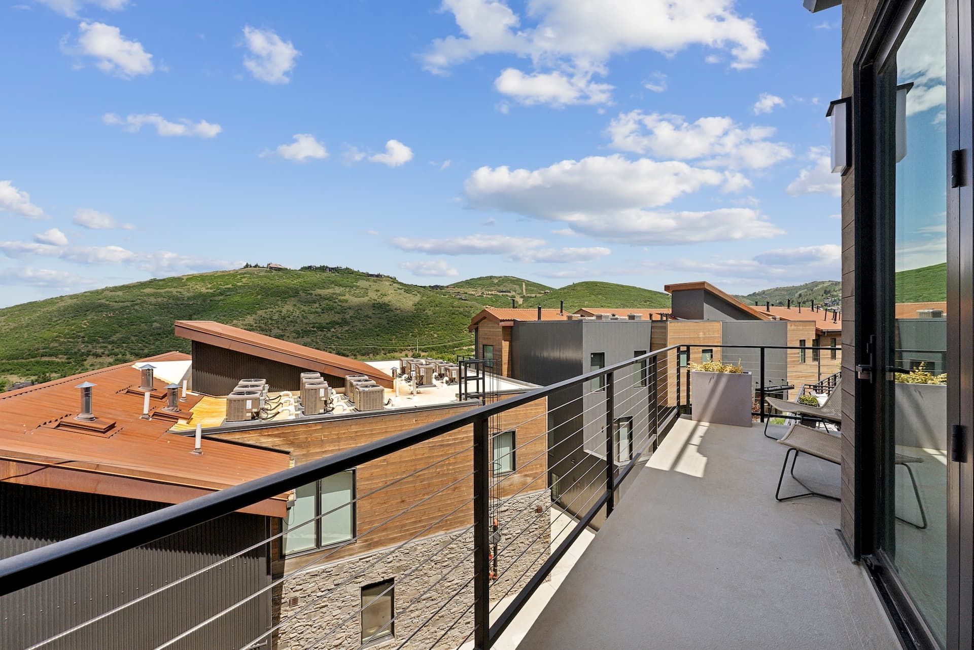 Slopeside Modern in Kings Crown - Image 11