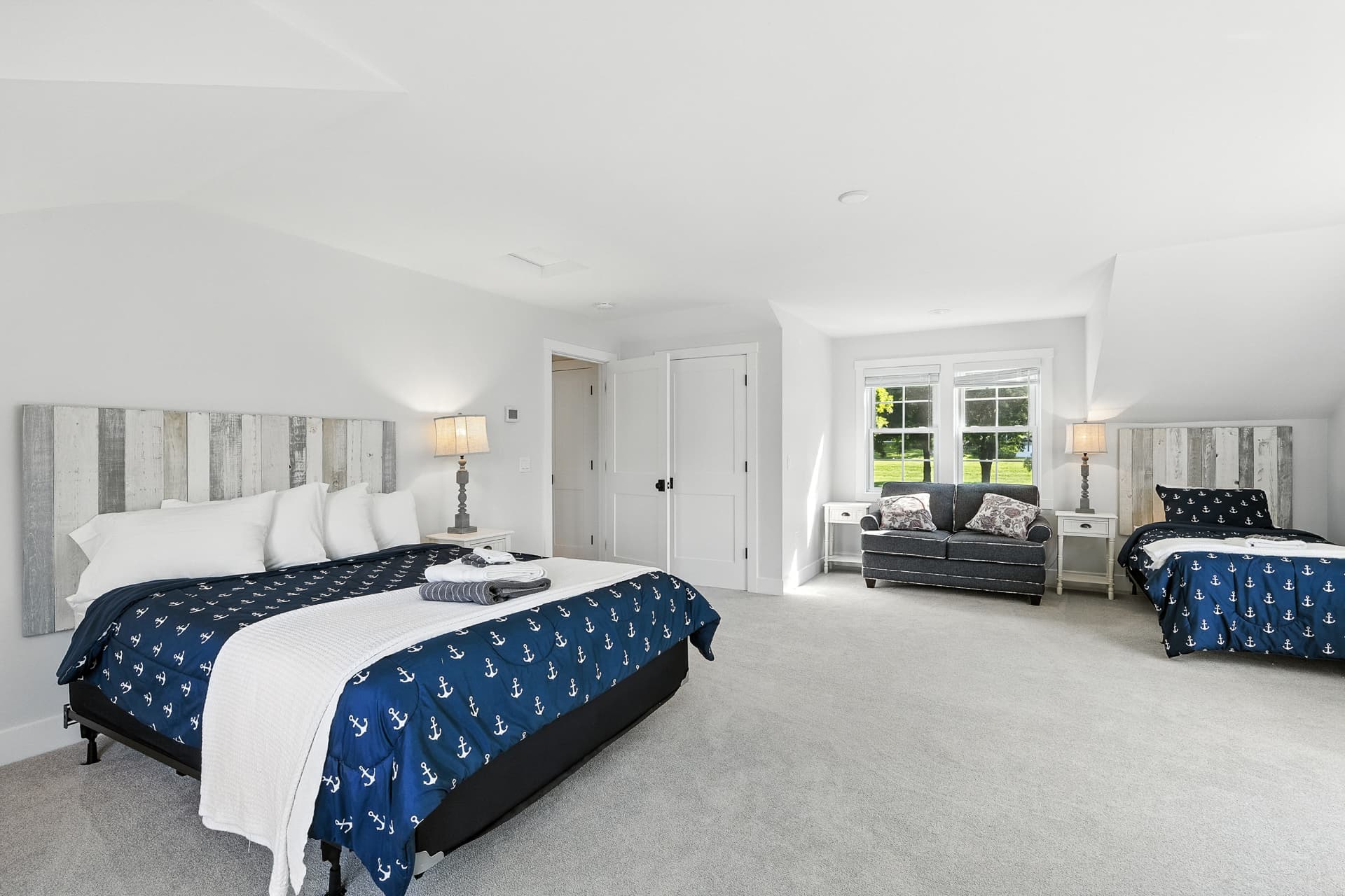 Thenell's Beach House - Image 40