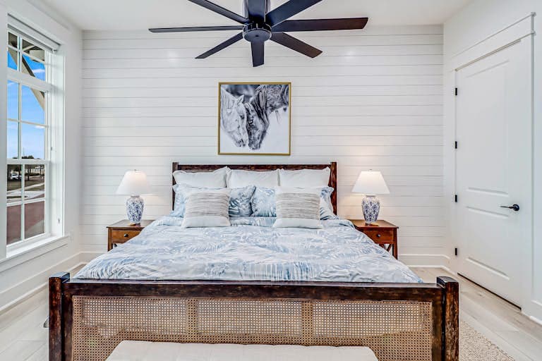 Commodore’s Hideout - Image 20