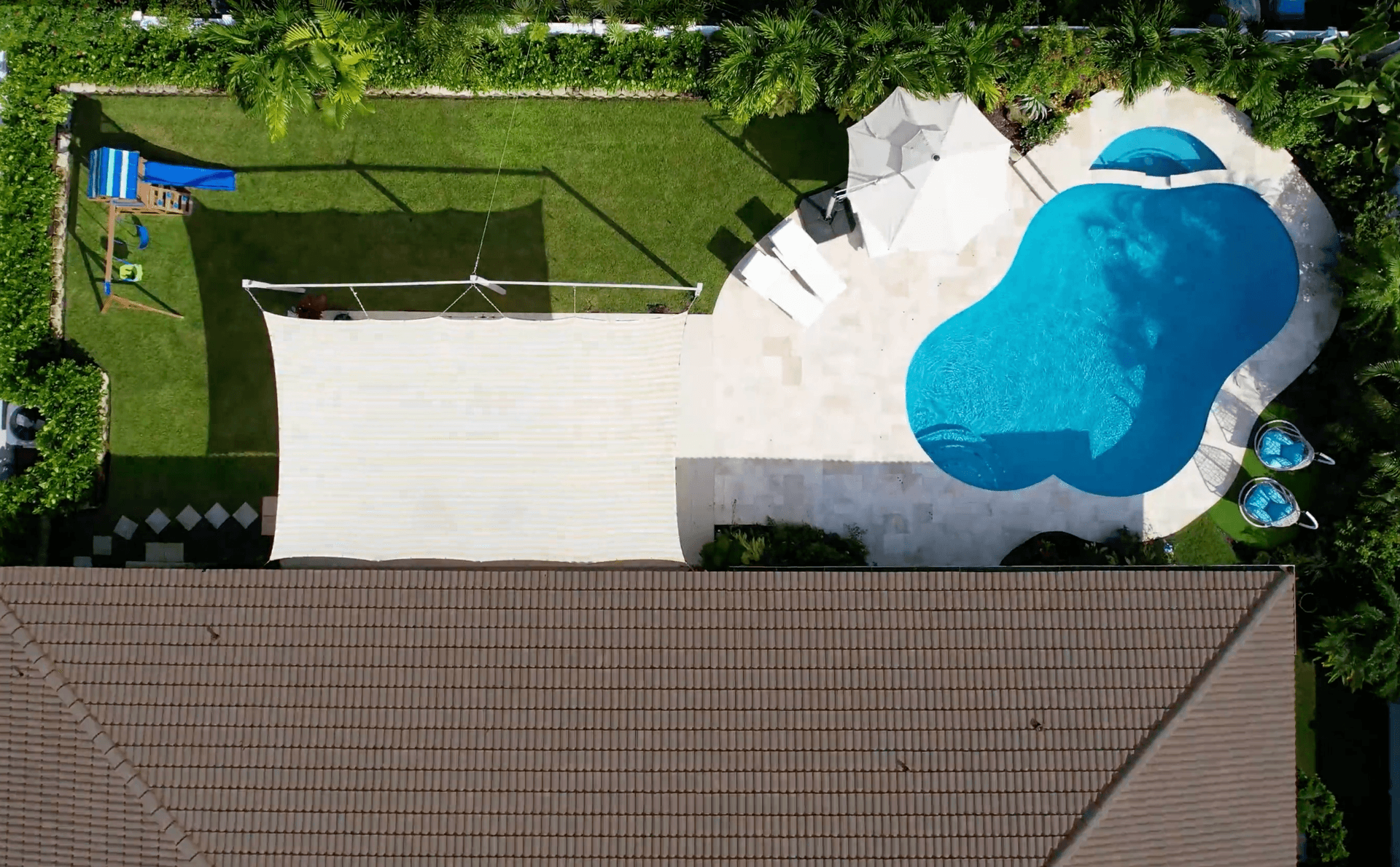 Palms and Playhouse - Image 3