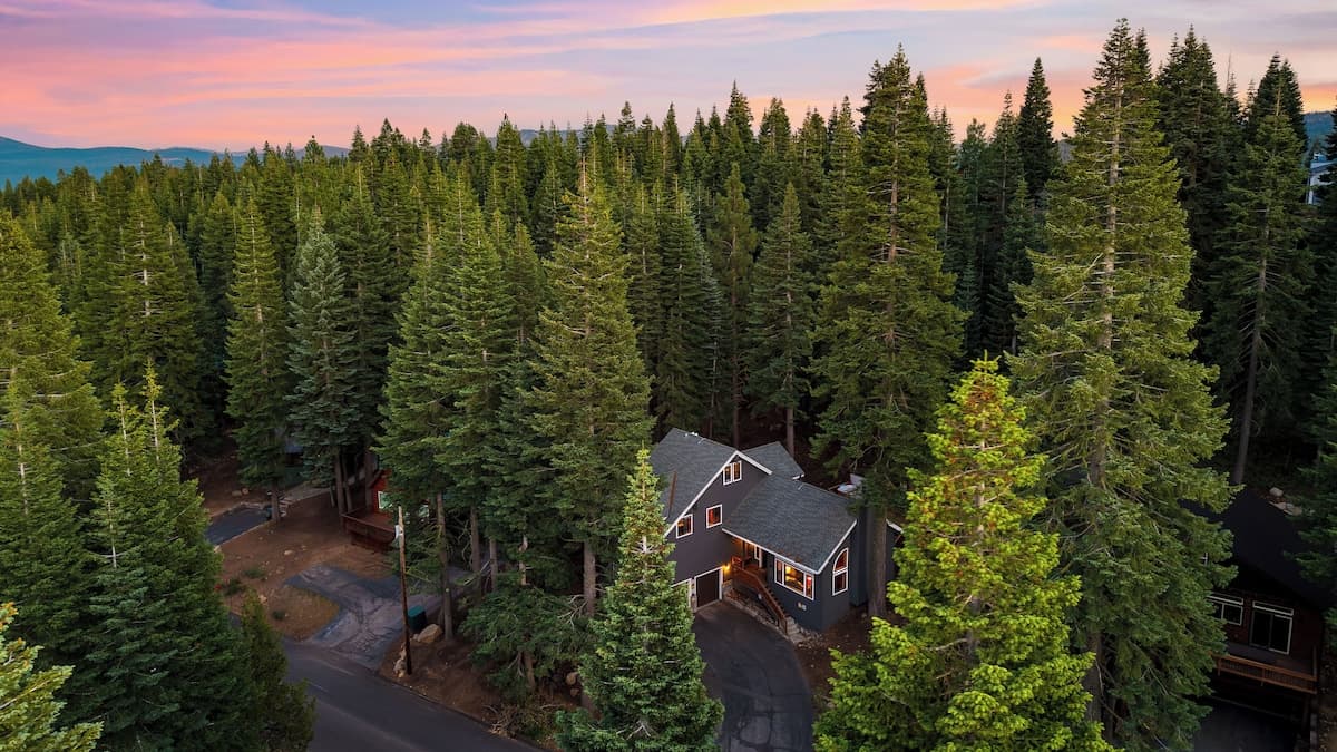 Alpenglow Chalet - Image 3