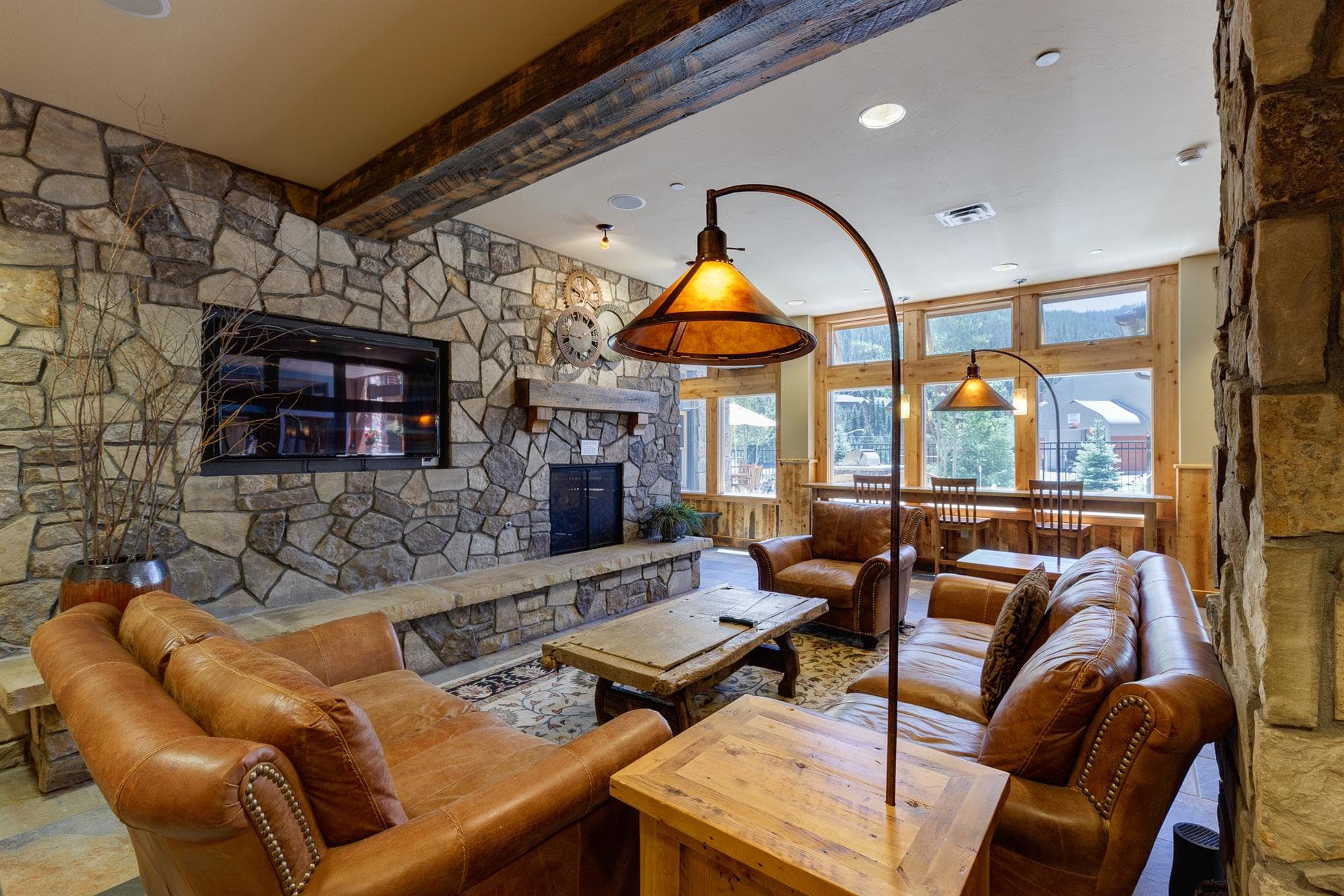 Bear Residence - Image 17