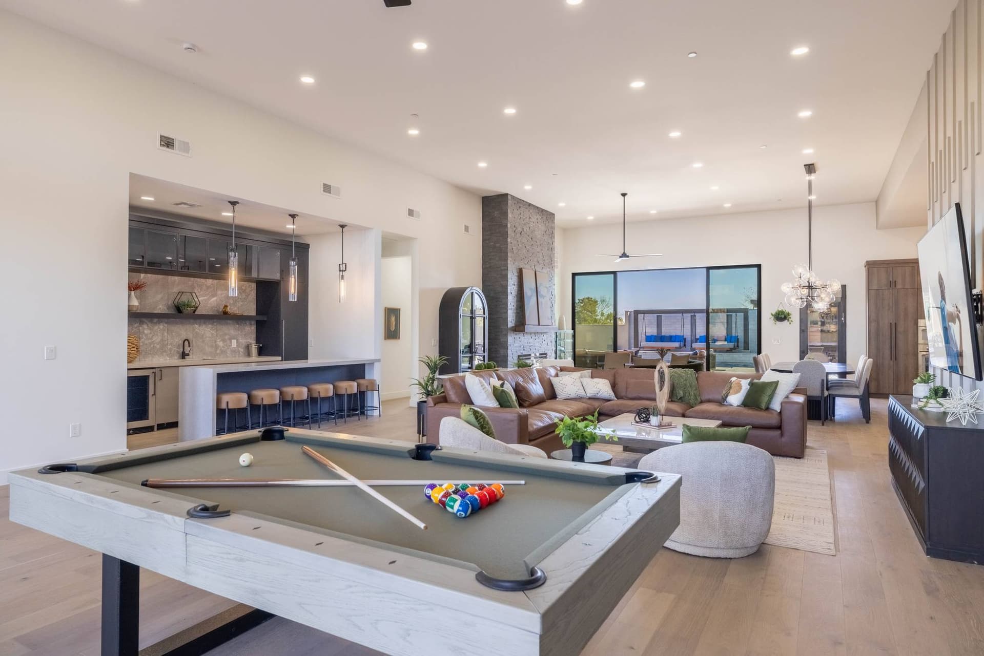 Estate on Harmony - Image 12