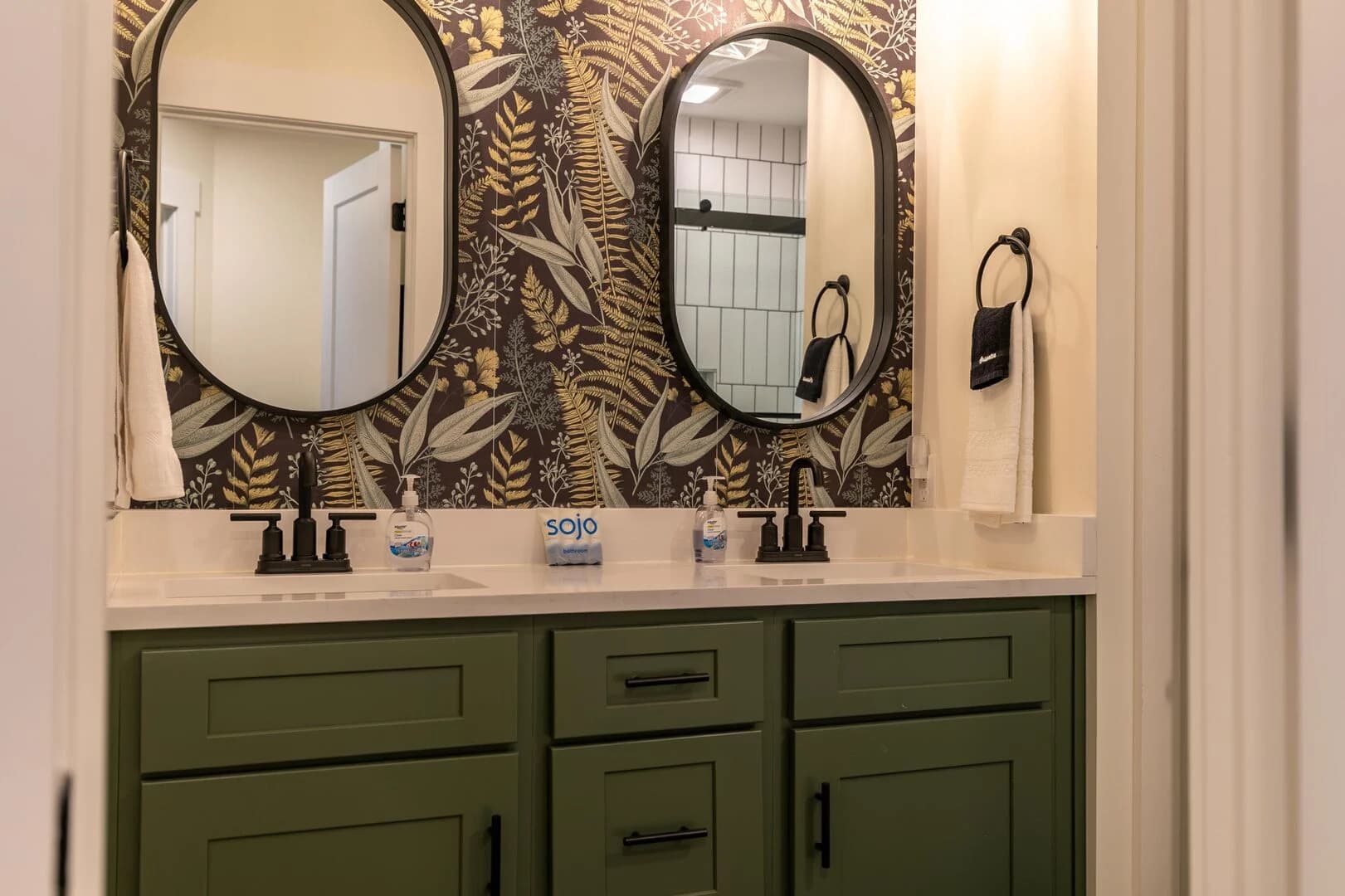 Riverside Retreat - Image 20