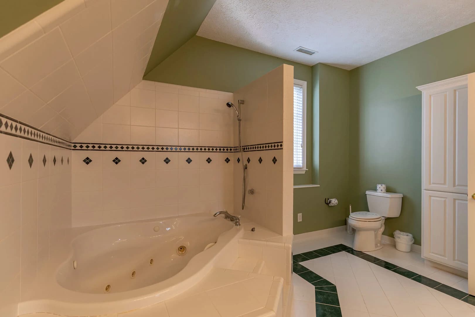 Boone Gem - Image 39