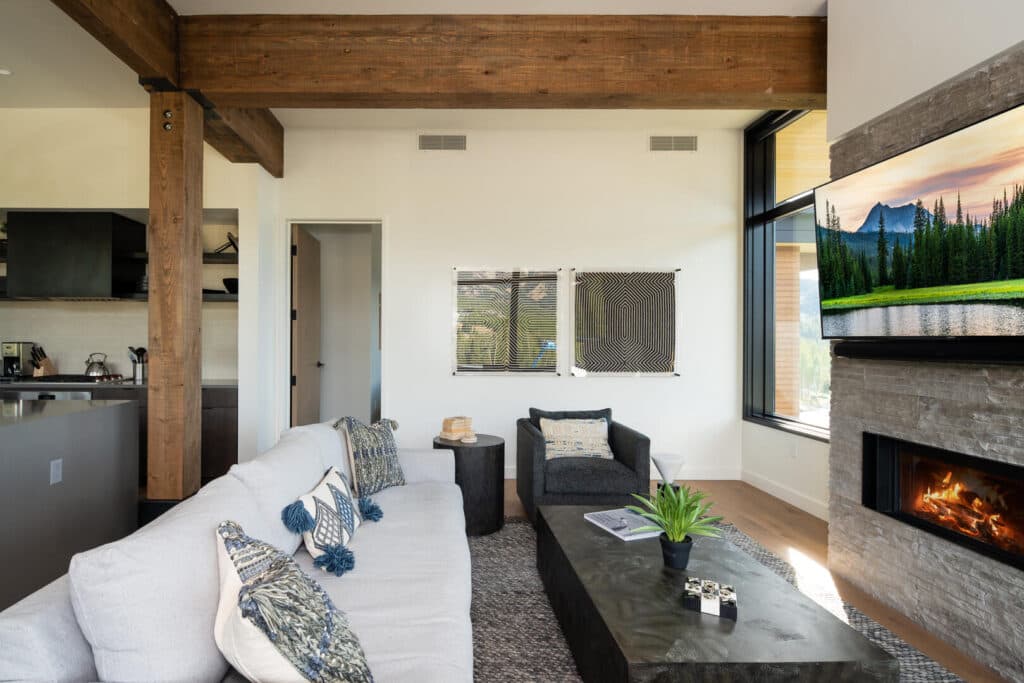 Lakelodge Home - Image 2