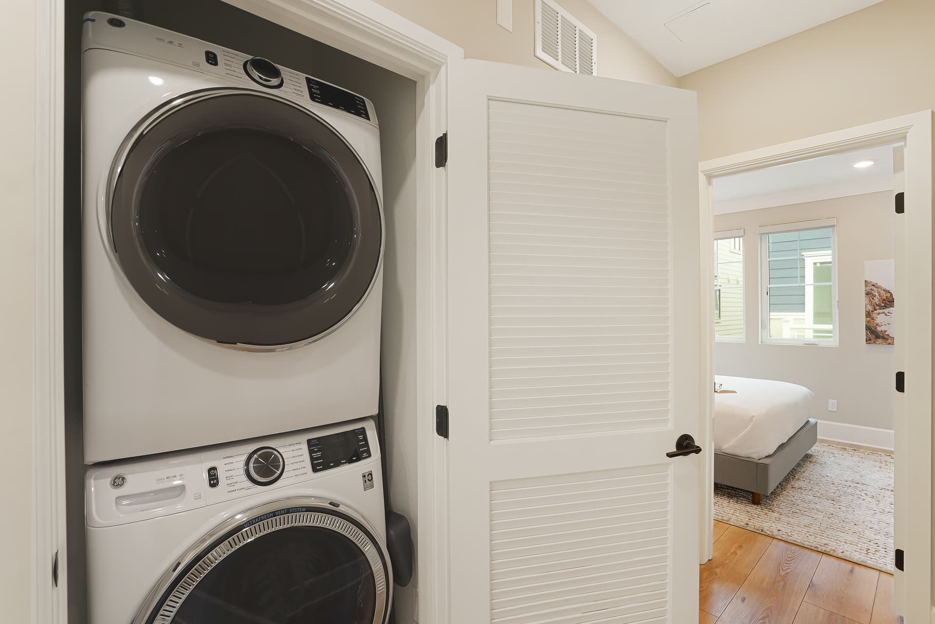 Bayside Cove Getaway - Image 39