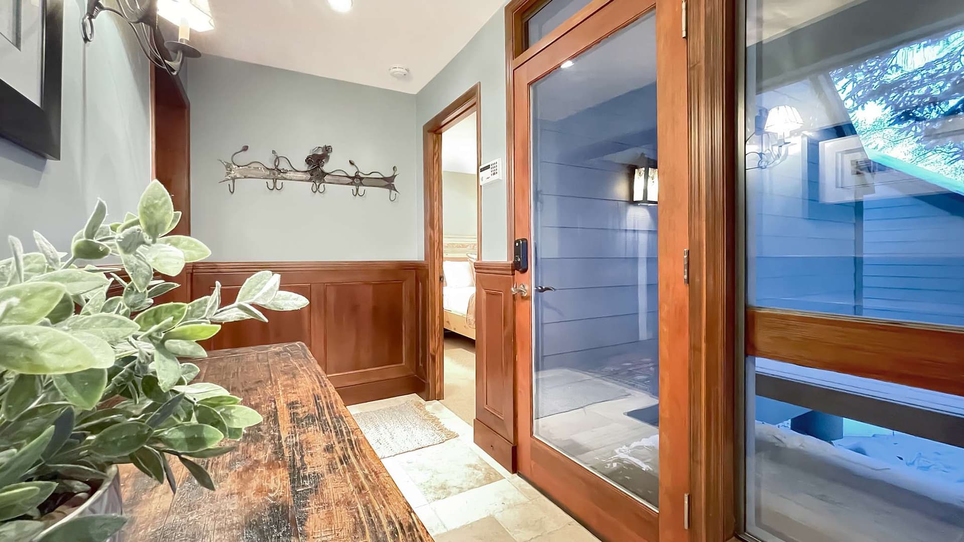 Whispering Waters Chalet - Image 9